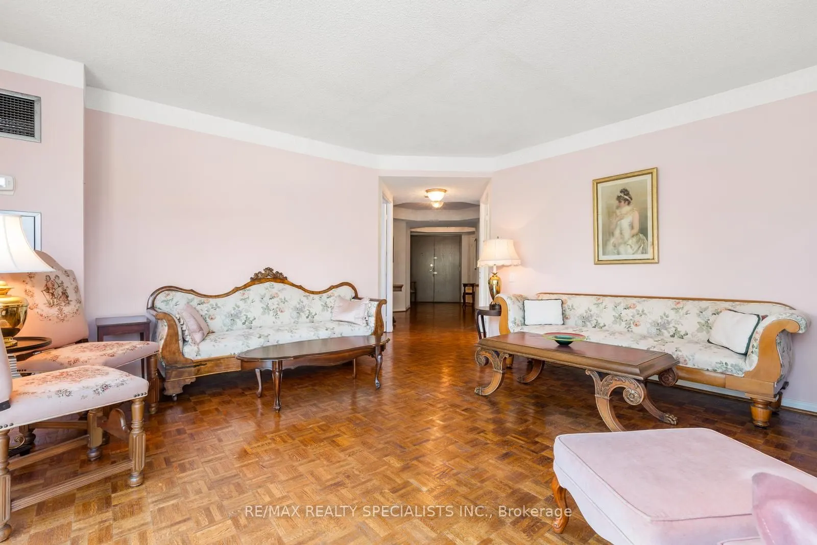 1800 The Collegeway, #204