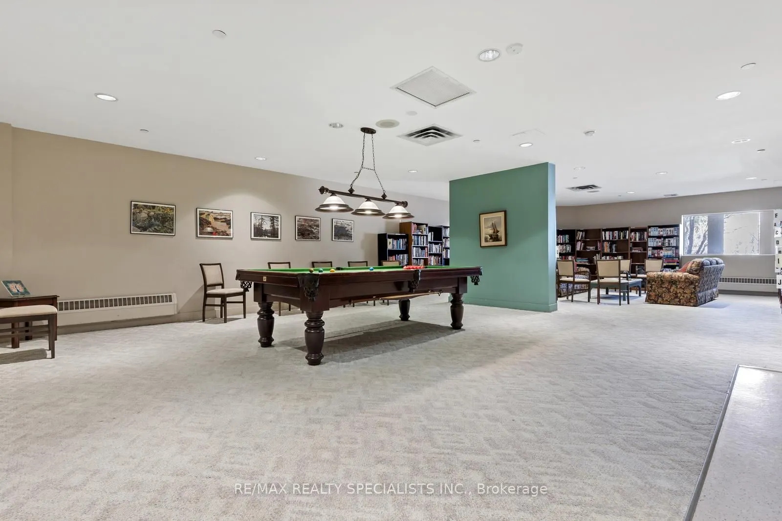 1800 The Collegeway, #204