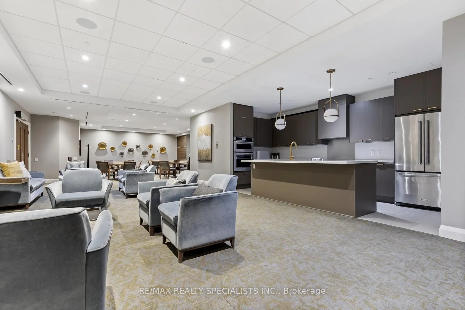 1800 The Collegeway, #204