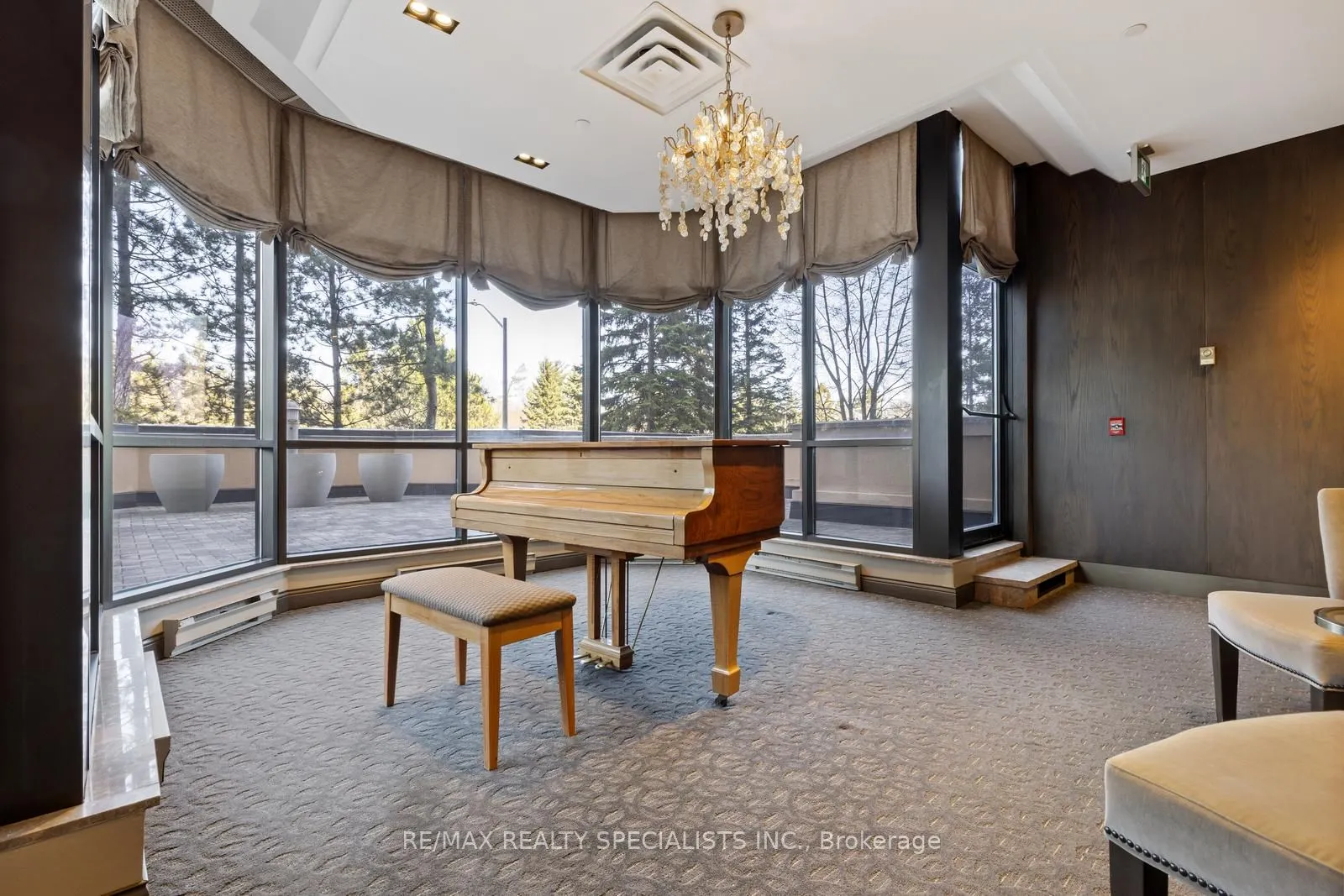 1800 The Collegeway, #204