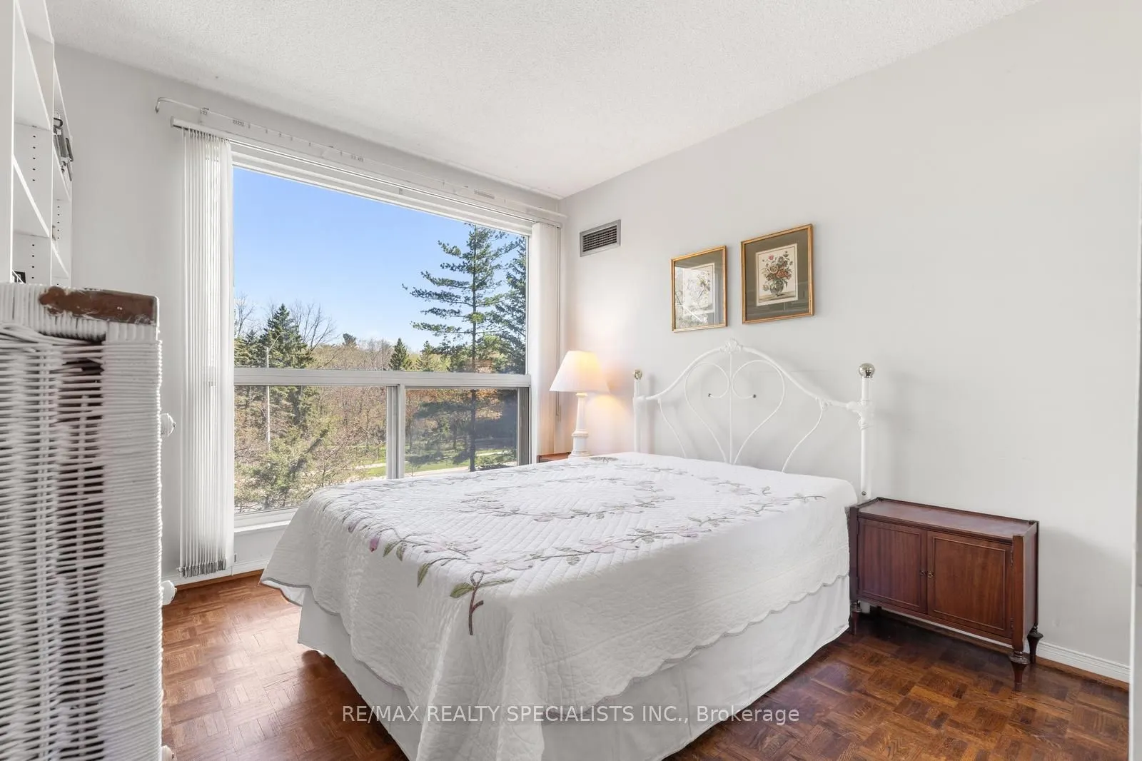 1800 The Collegeway, #204