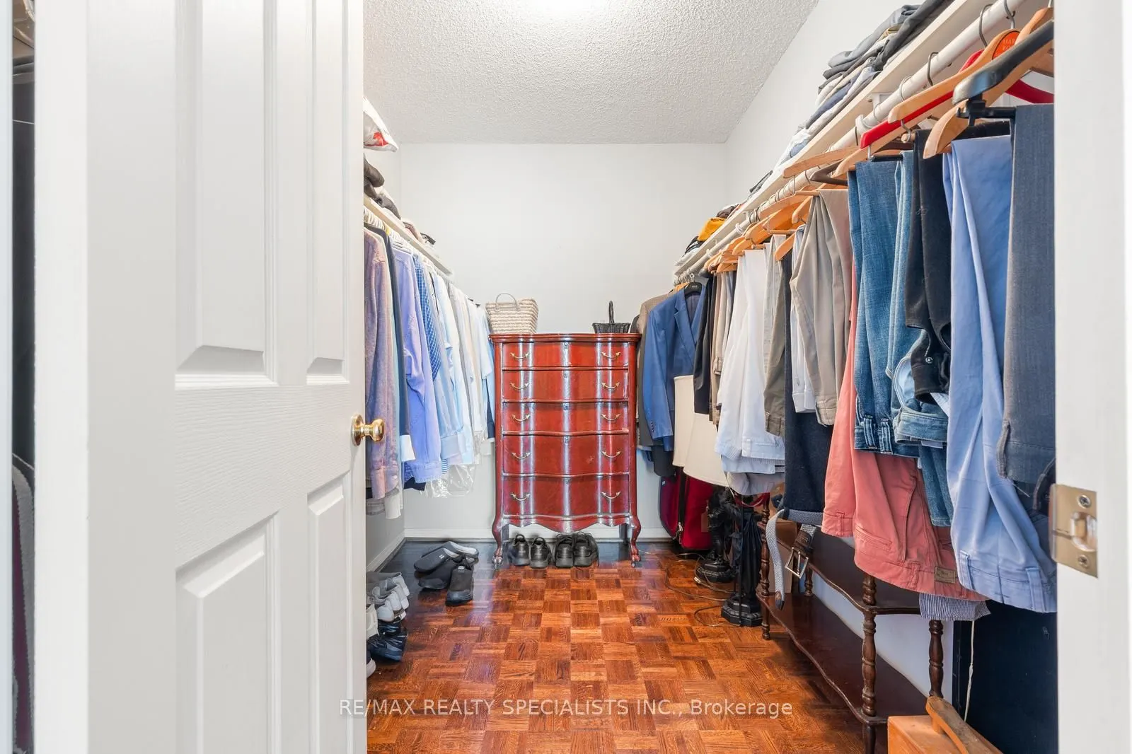 1800 The Collegeway, #204
