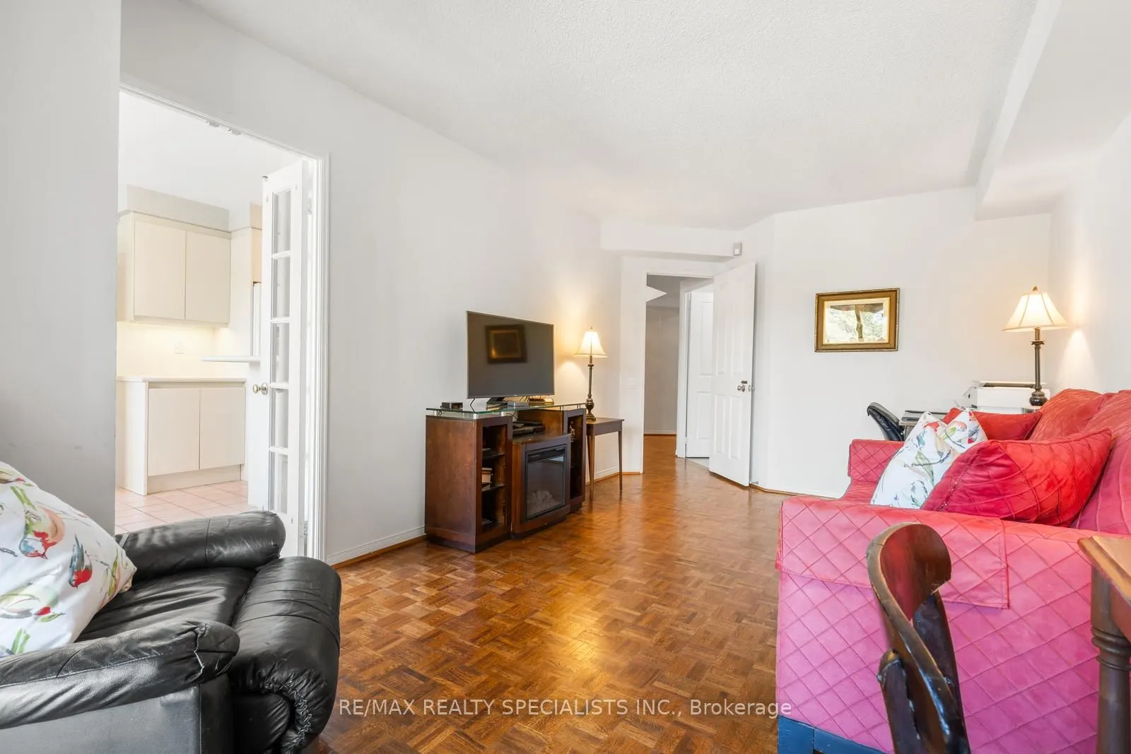 1800 The Collegeway, #204