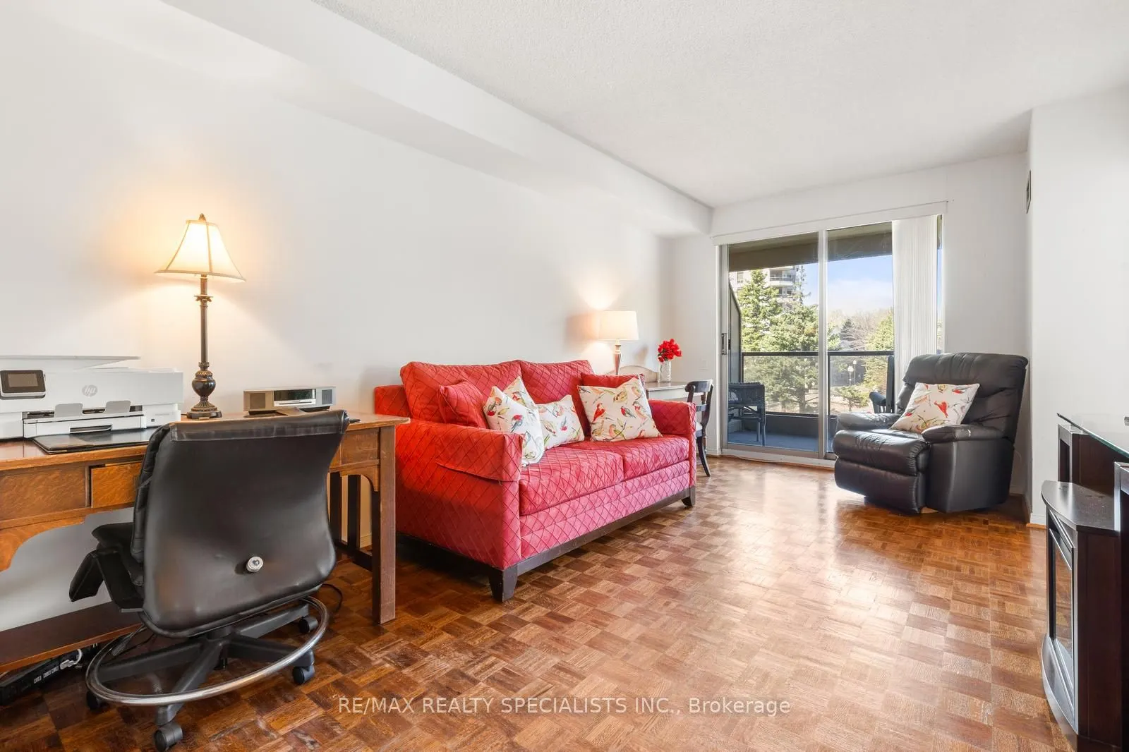 1800 The Collegeway, #204