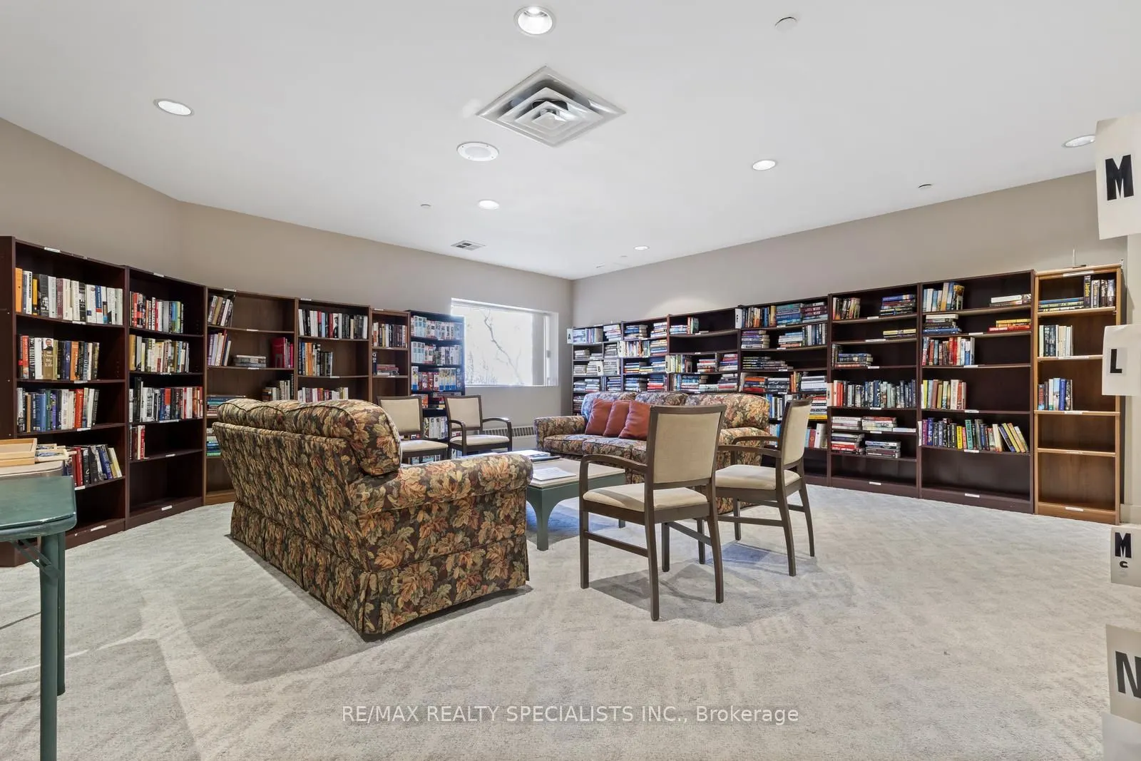 1800 The Collegeway, #204