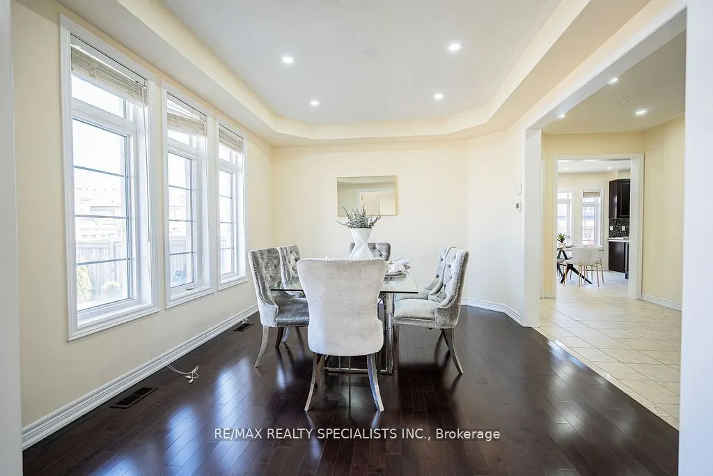 49 Squire Ellis Drive