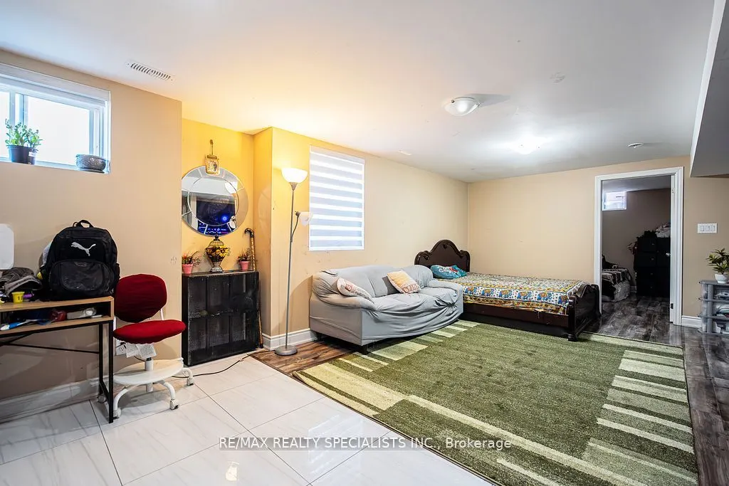 49 Squire Ellis Drive