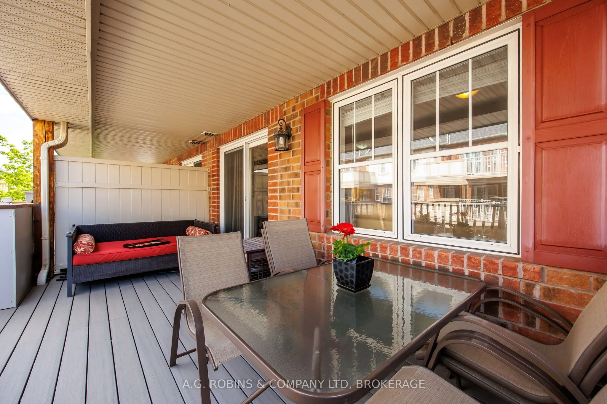 595 Dundas Street W, #4