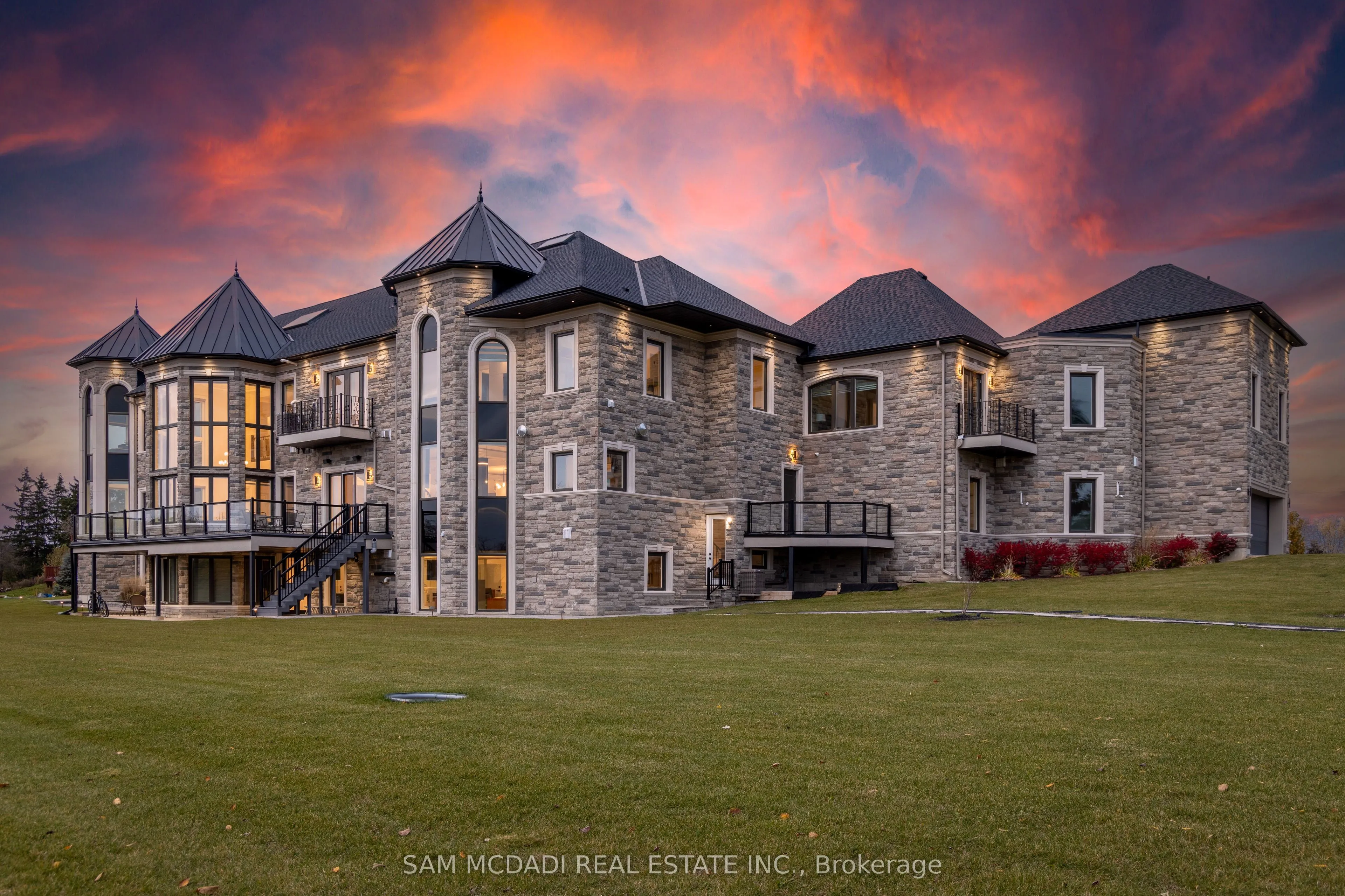4 Saint Lukes Court