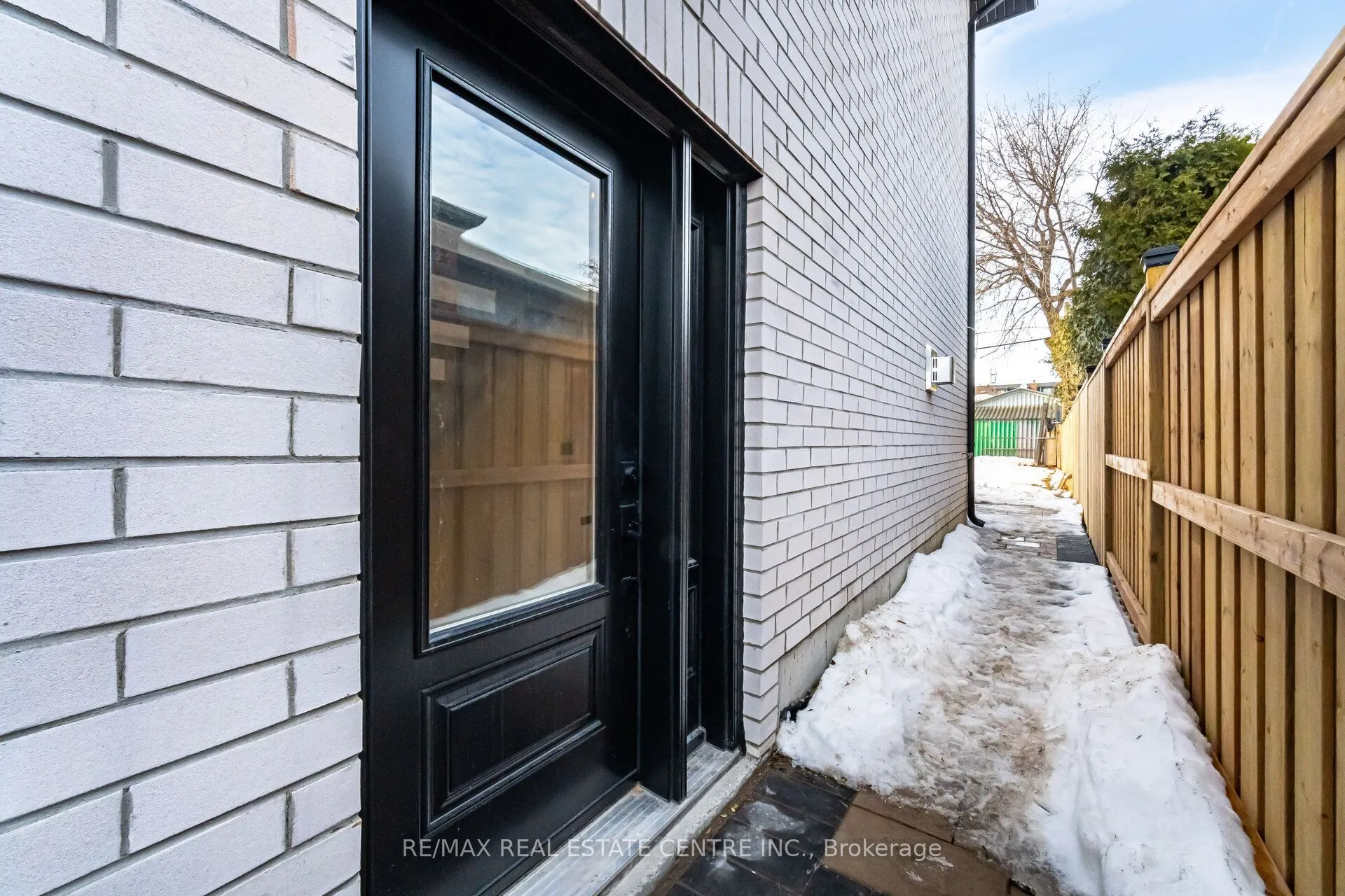 404 Melrose Street