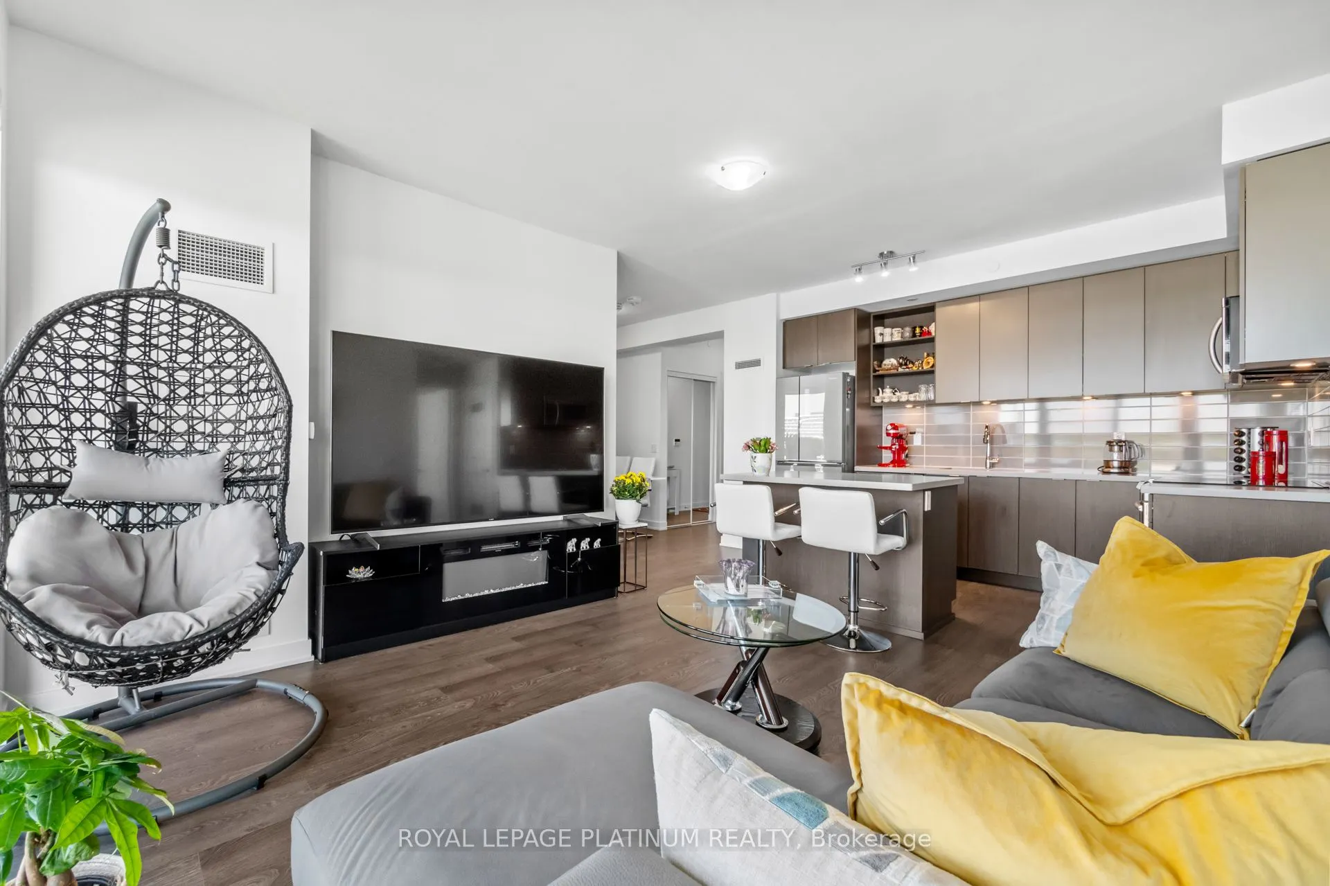 4699 Glen Erin Drive, #409