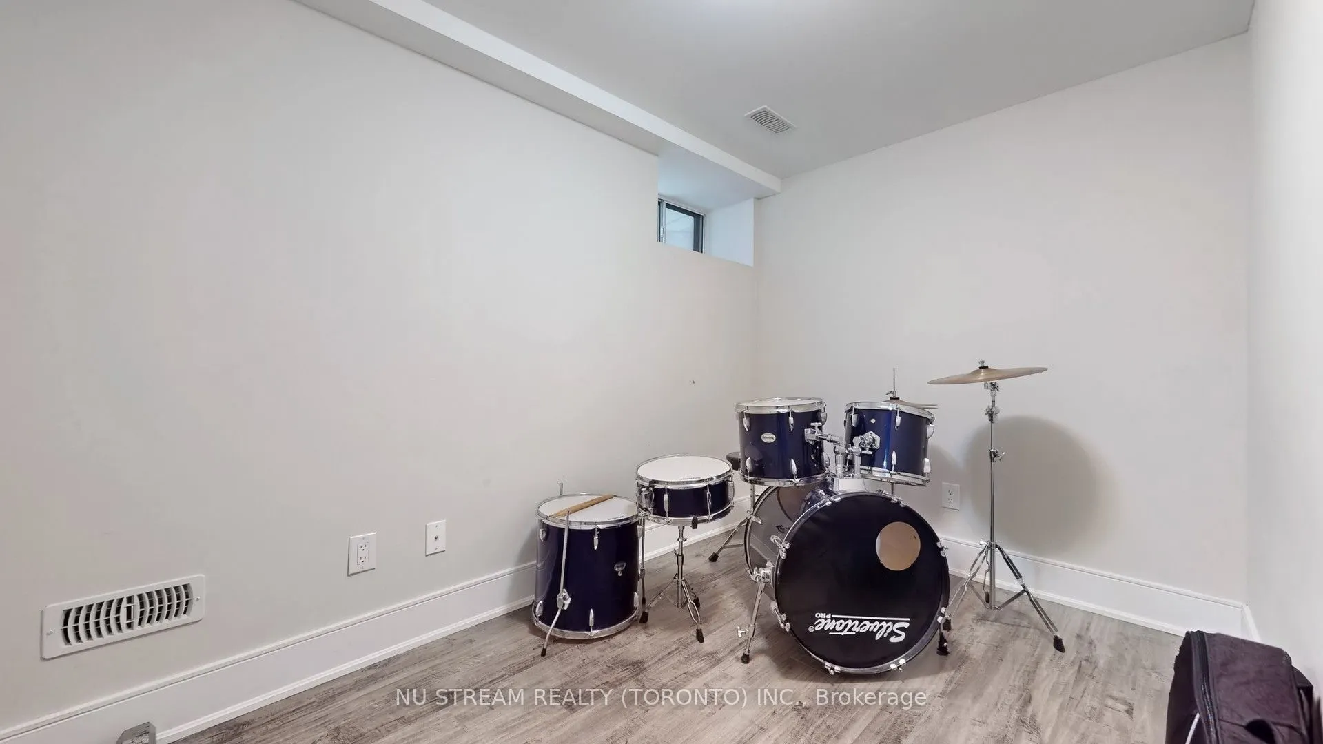 1040 Ossington Avenue, #BASEMENT