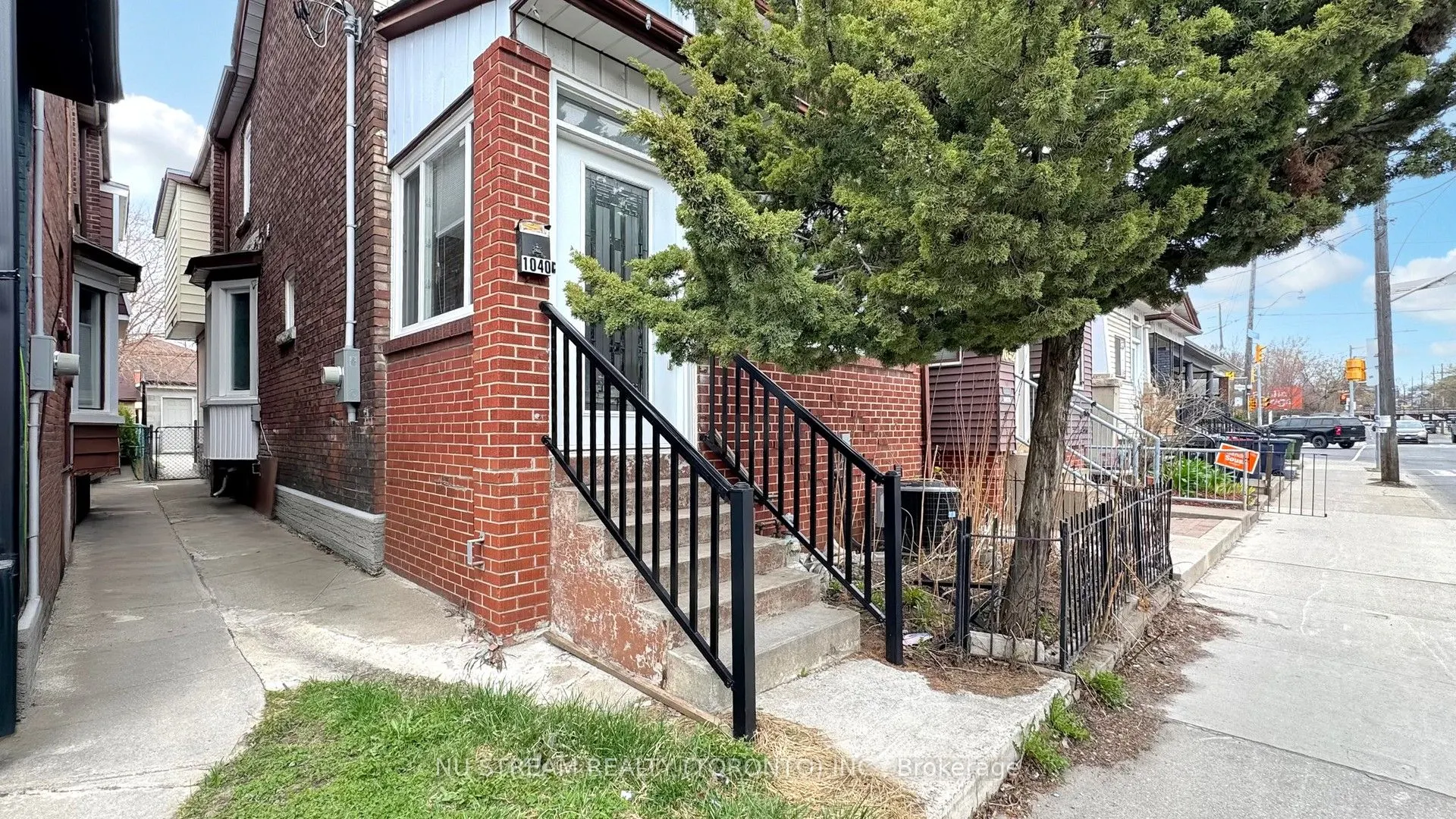 1040 Ossington Avenue, #BASEMENT