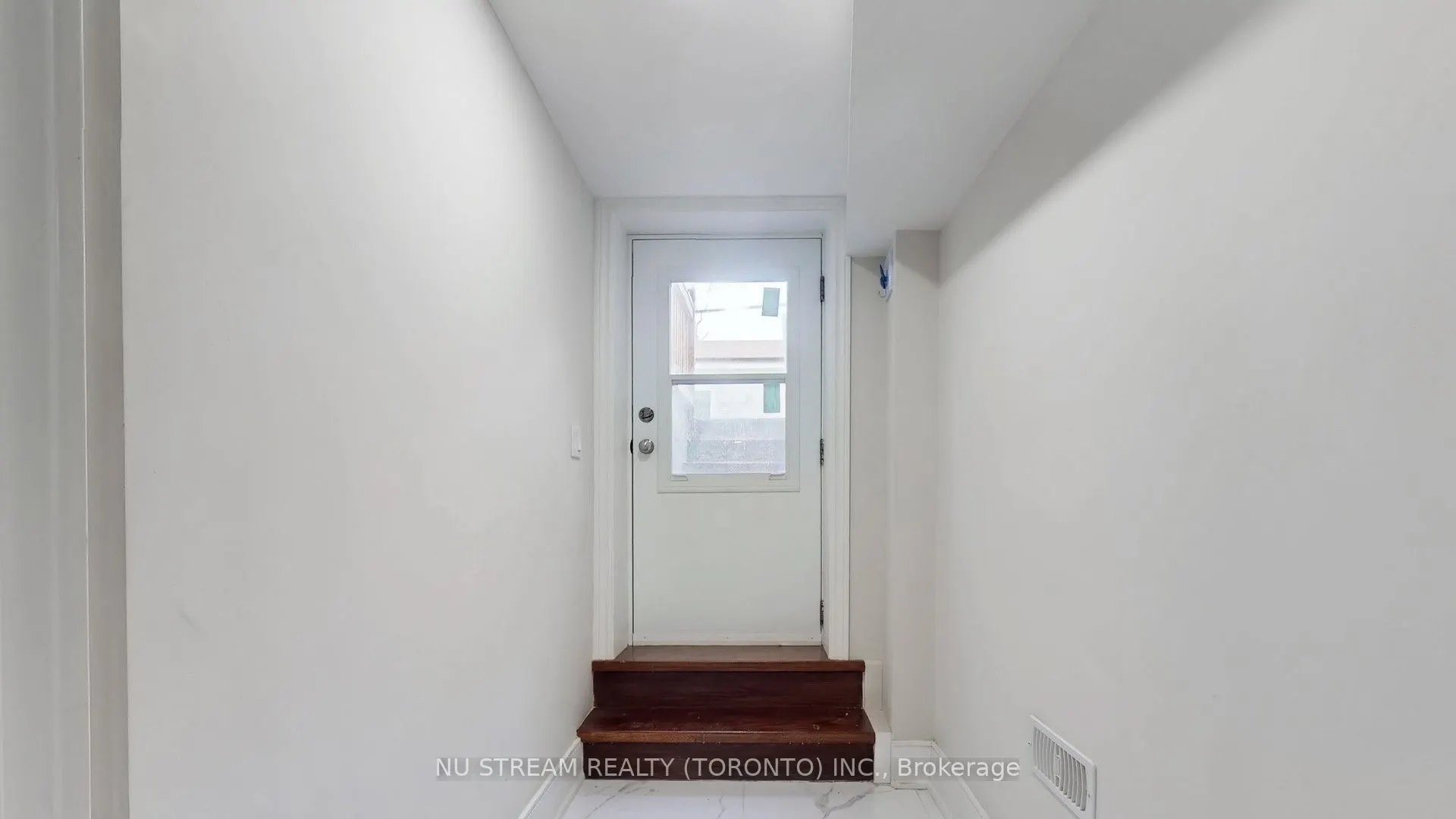 1040 Ossington Avenue, #BASEMENT
