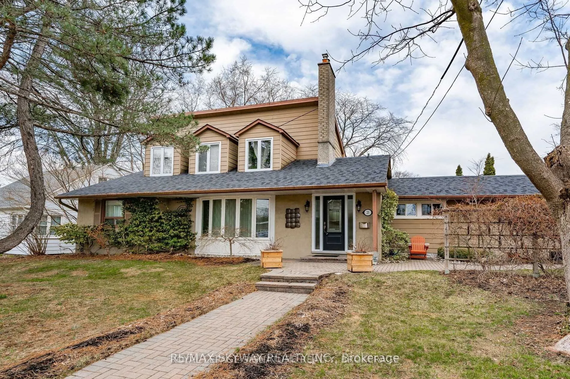 25 Mineola Road