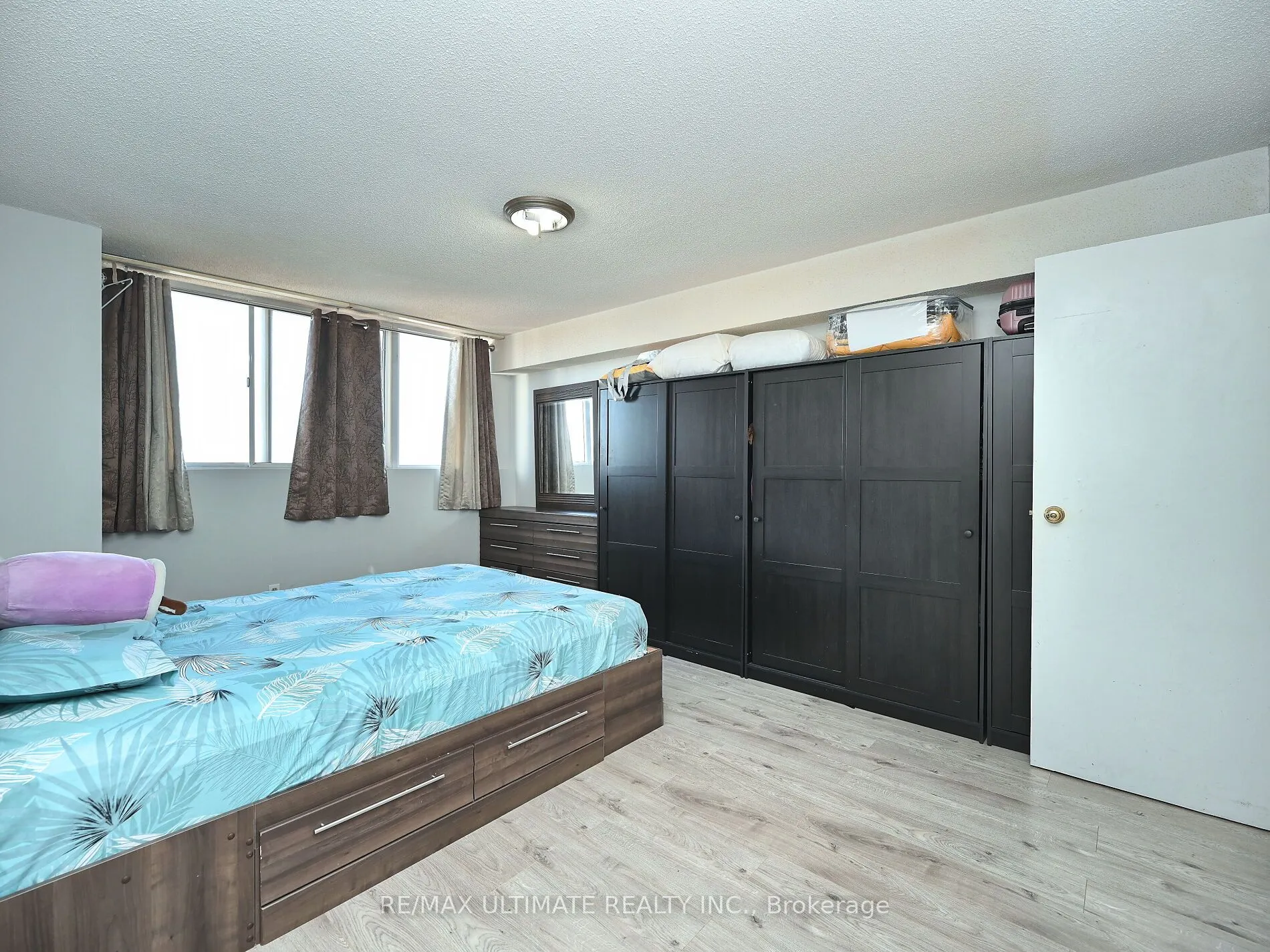 3700 Kaneff Crescent #2101