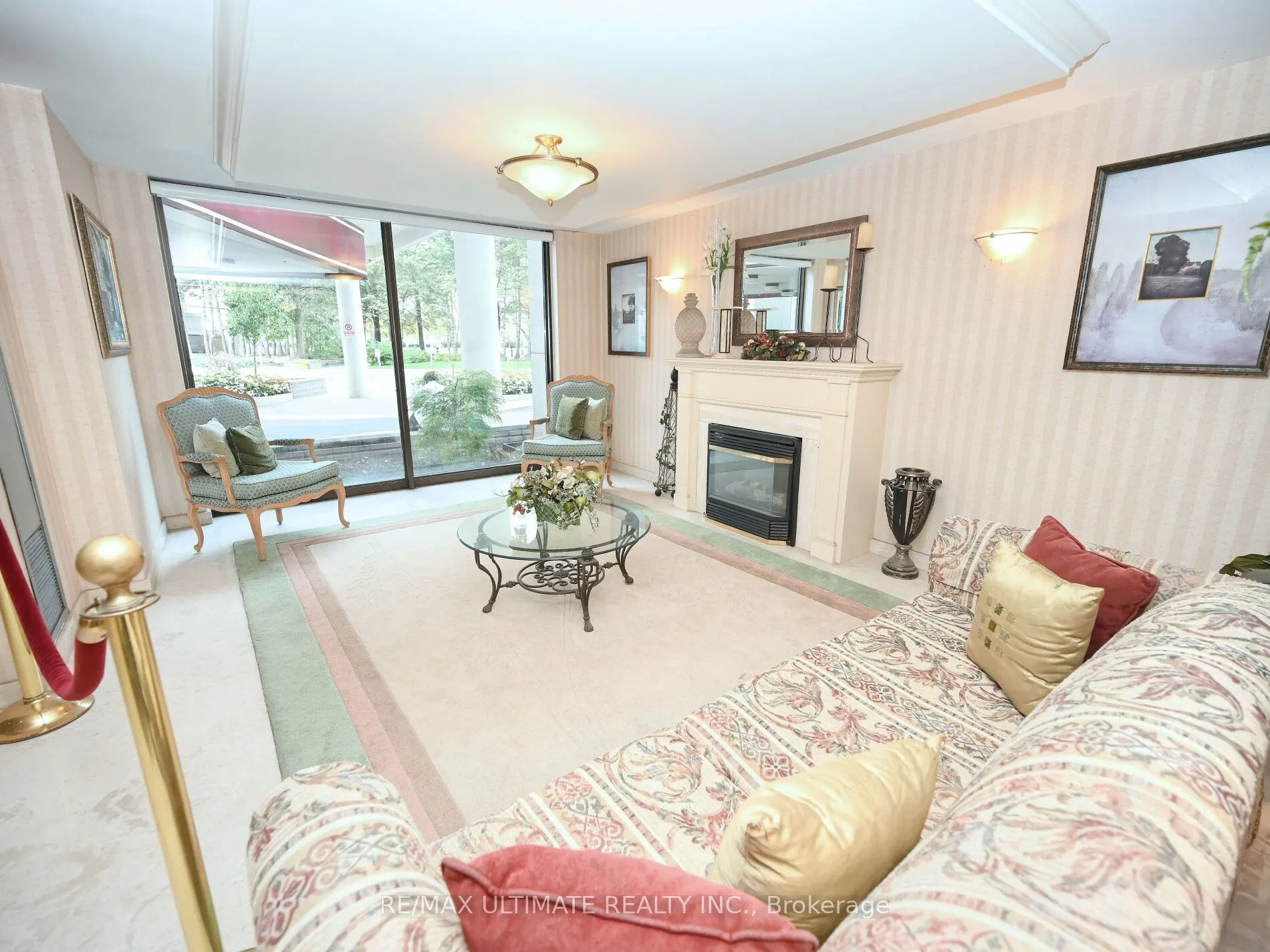 3700 Kaneff Crescent #2101