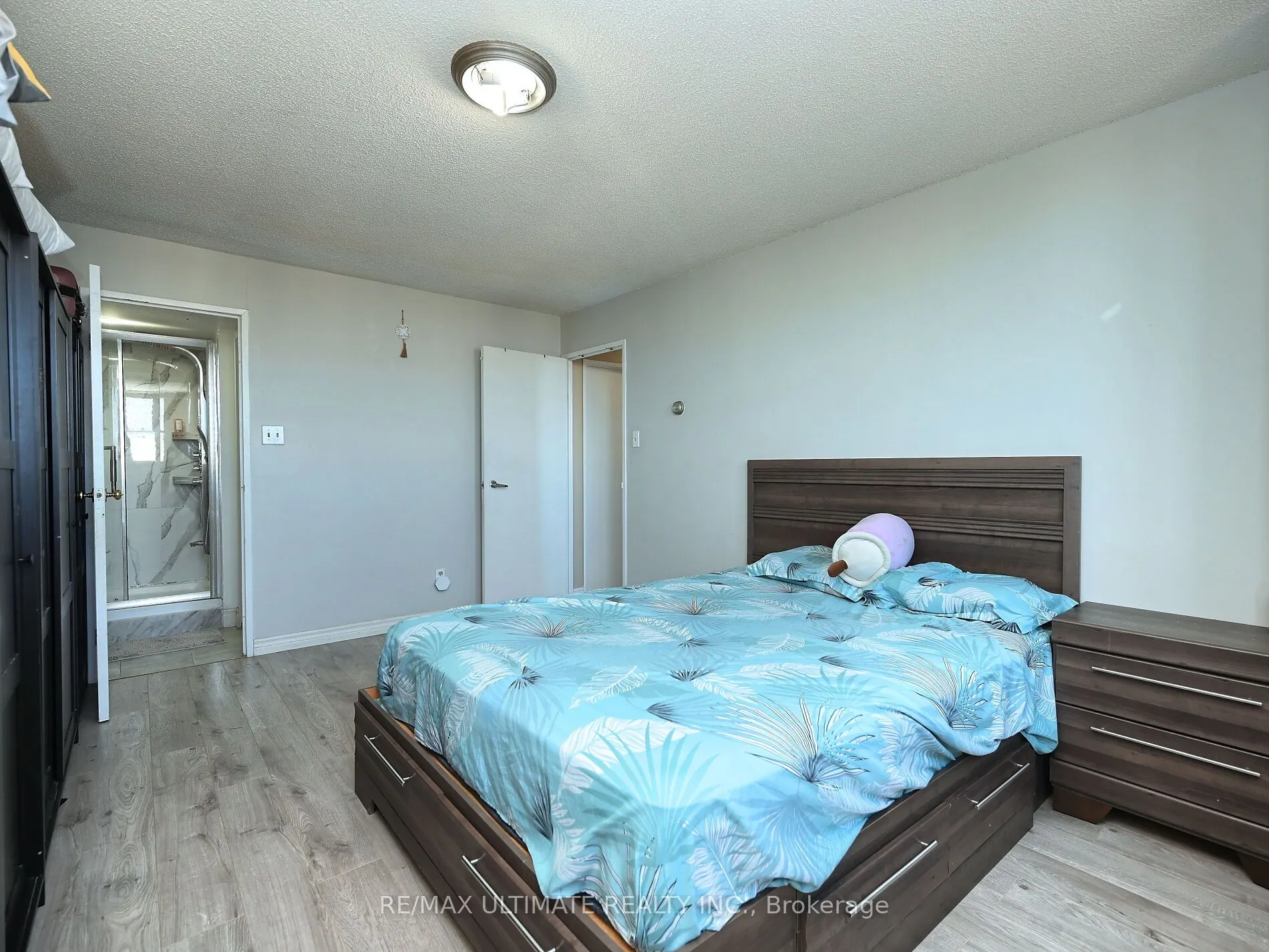 3700 Kaneff Crescent #2101