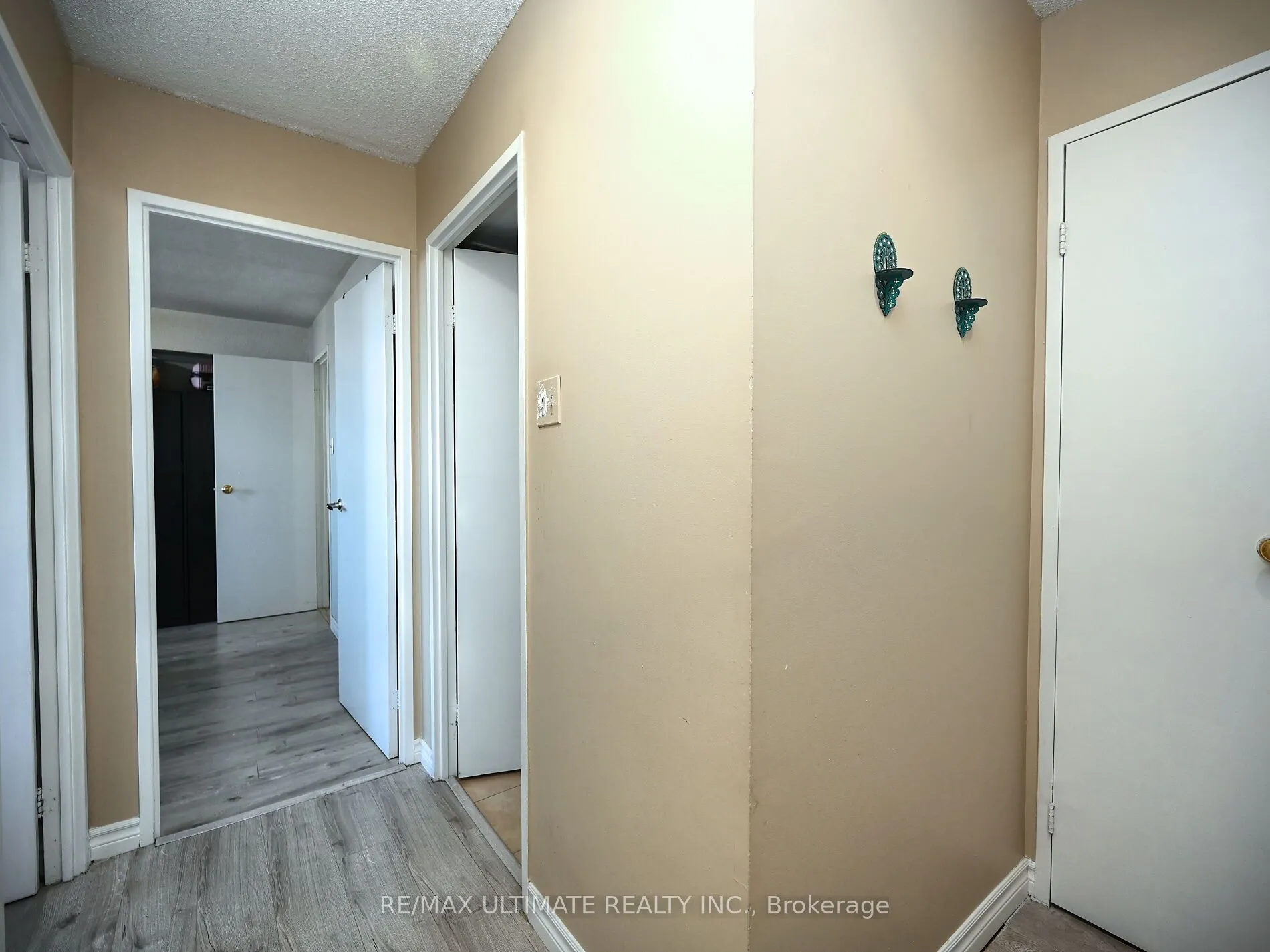 3700 Kaneff Crescent #2101