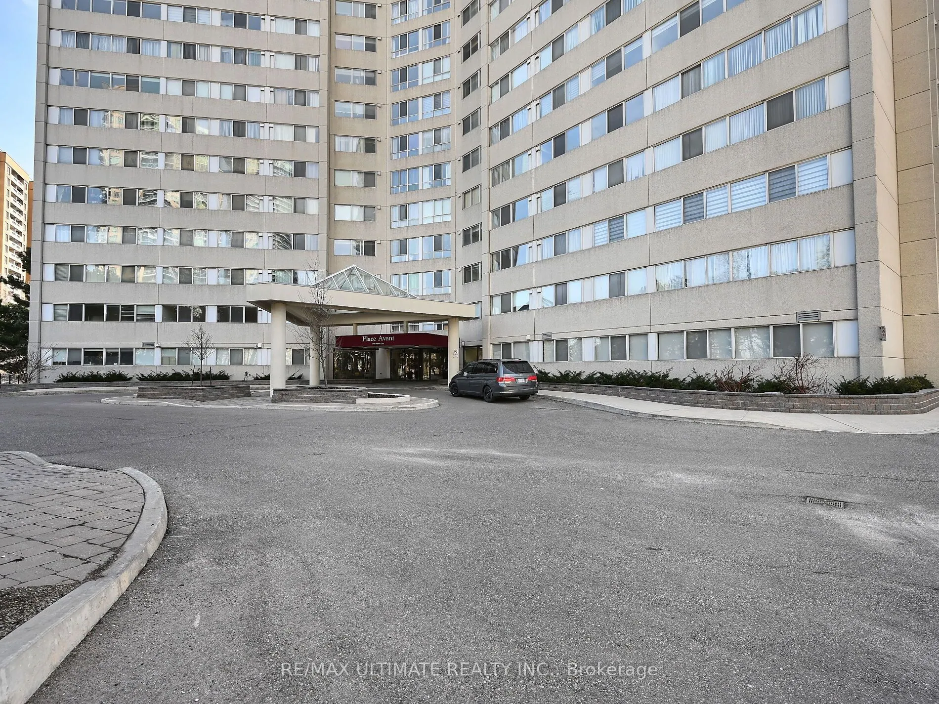 3700 Kaneff Crescent #2101