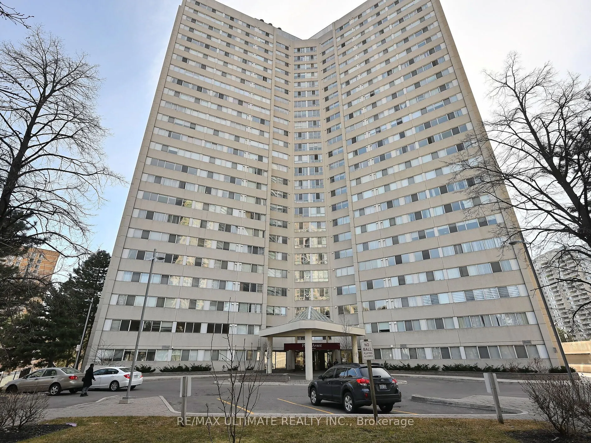 3700 Kaneff Crescent, #2101