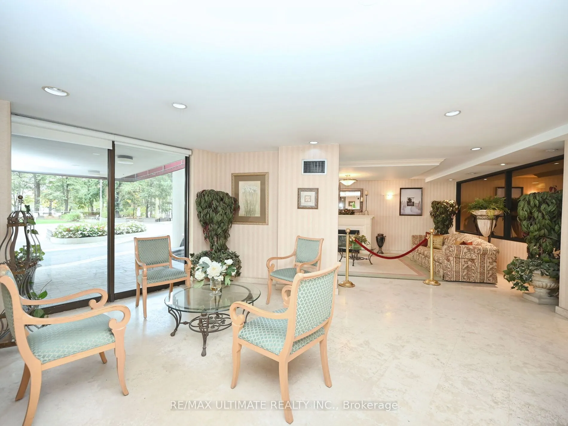 3700 Kaneff Crescent #2101