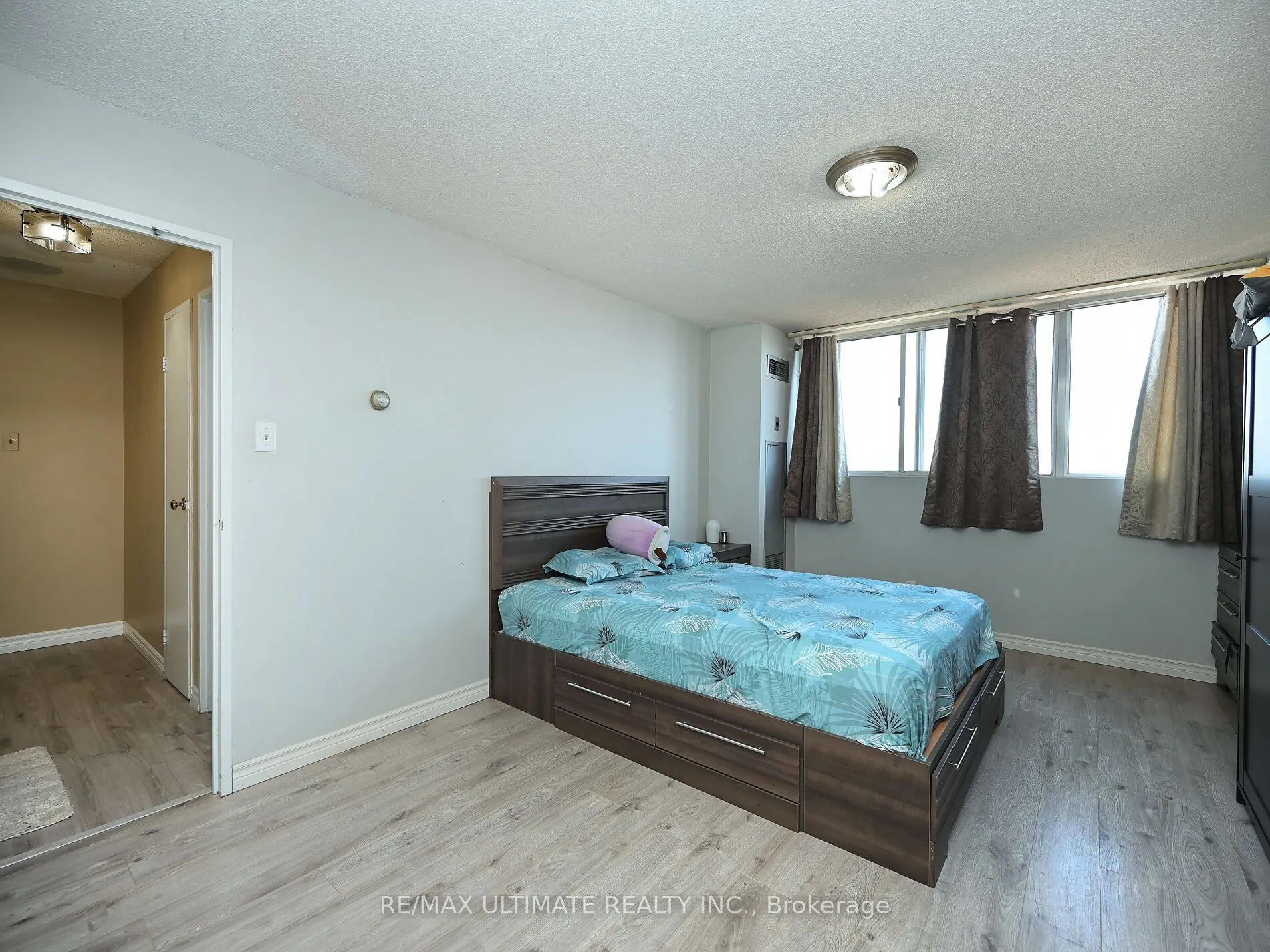 3700 Kaneff Crescent #2101