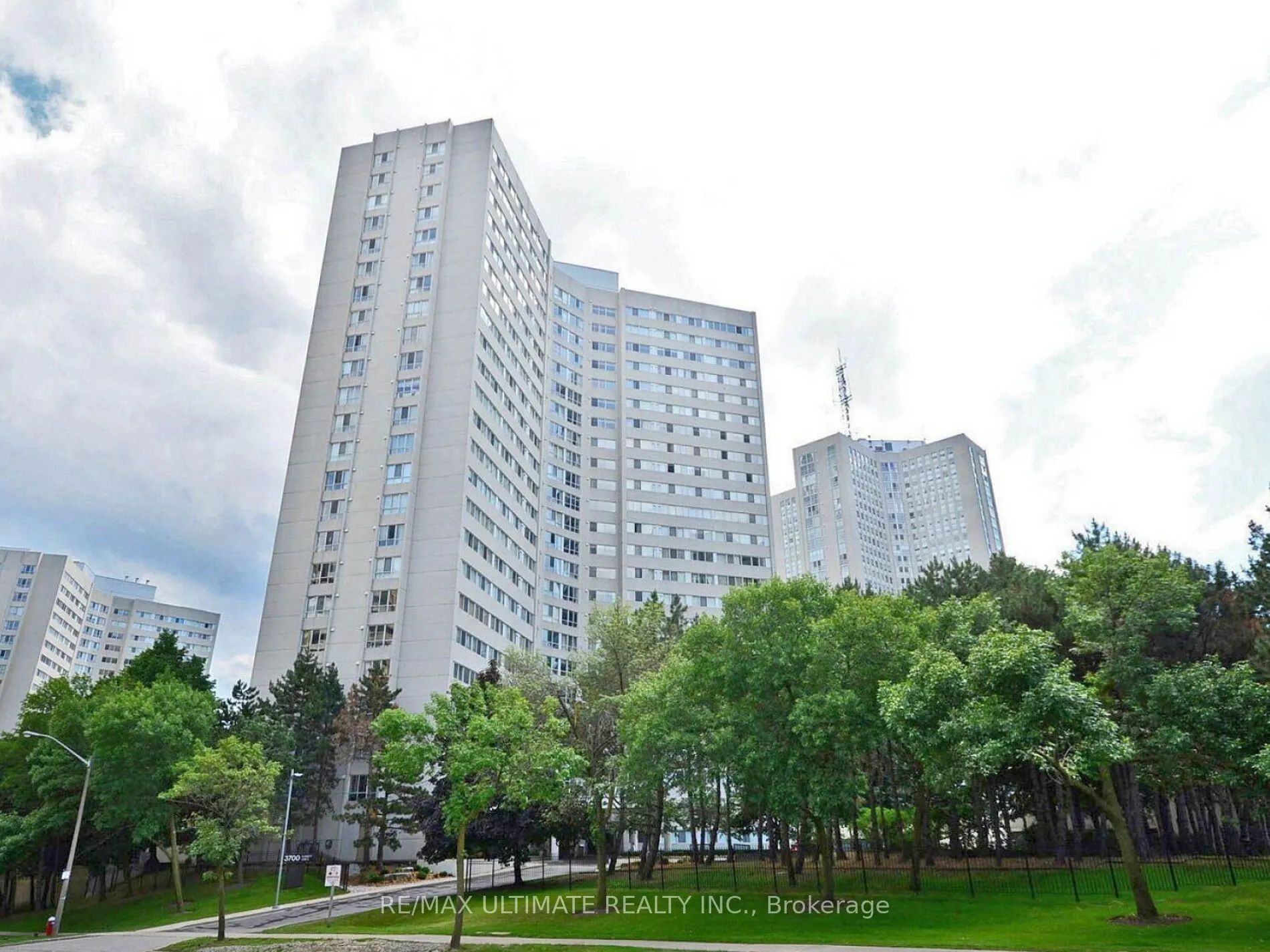 3700 Kaneff Crescent #2101