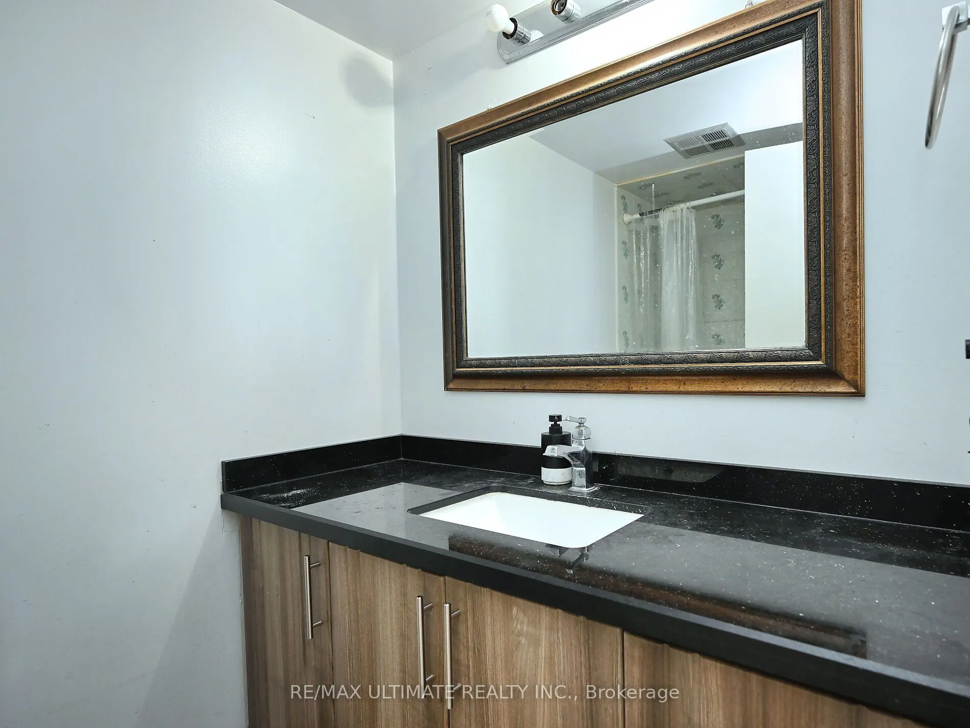 3700 Kaneff Crescent #2101