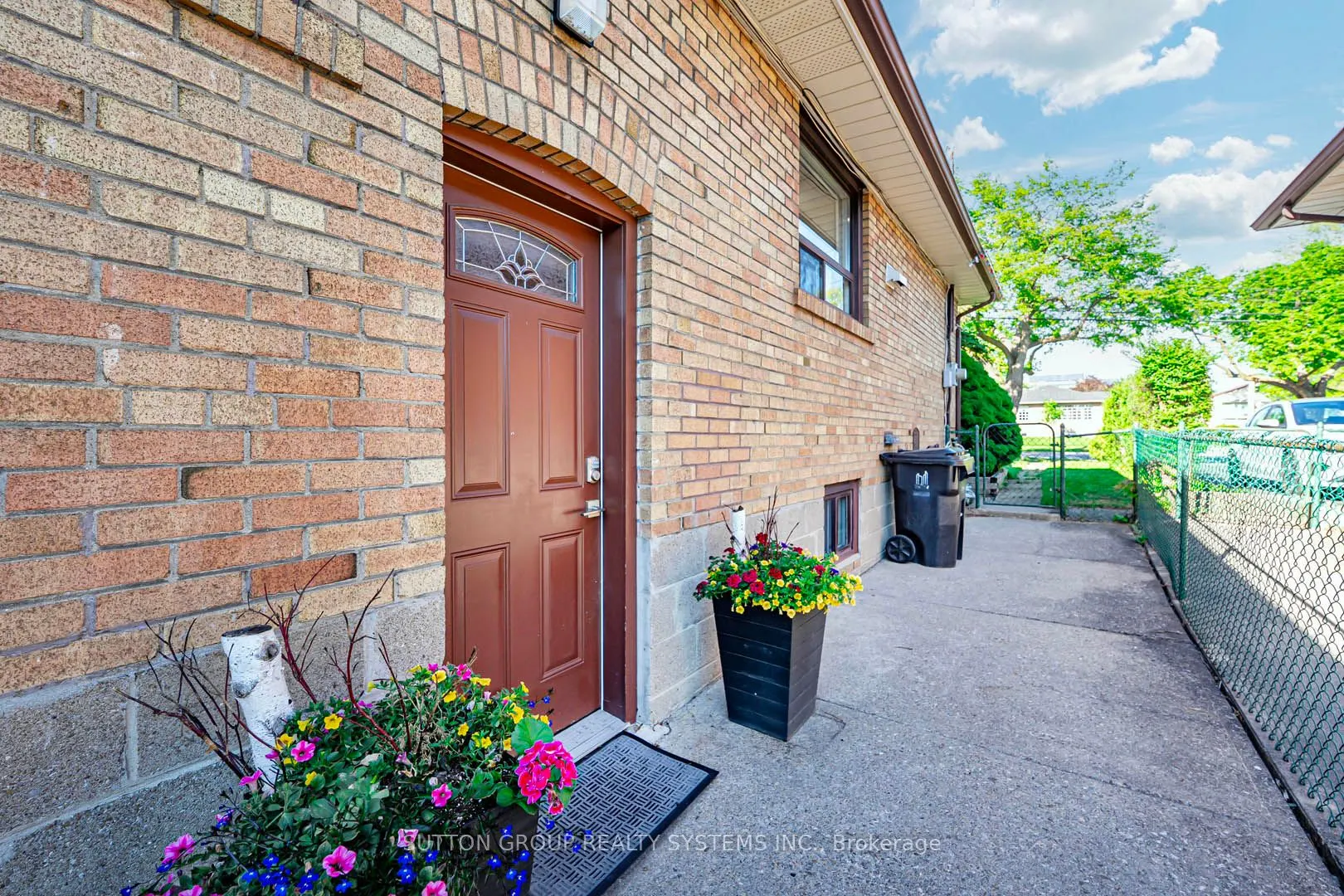 366 Renforth Drive