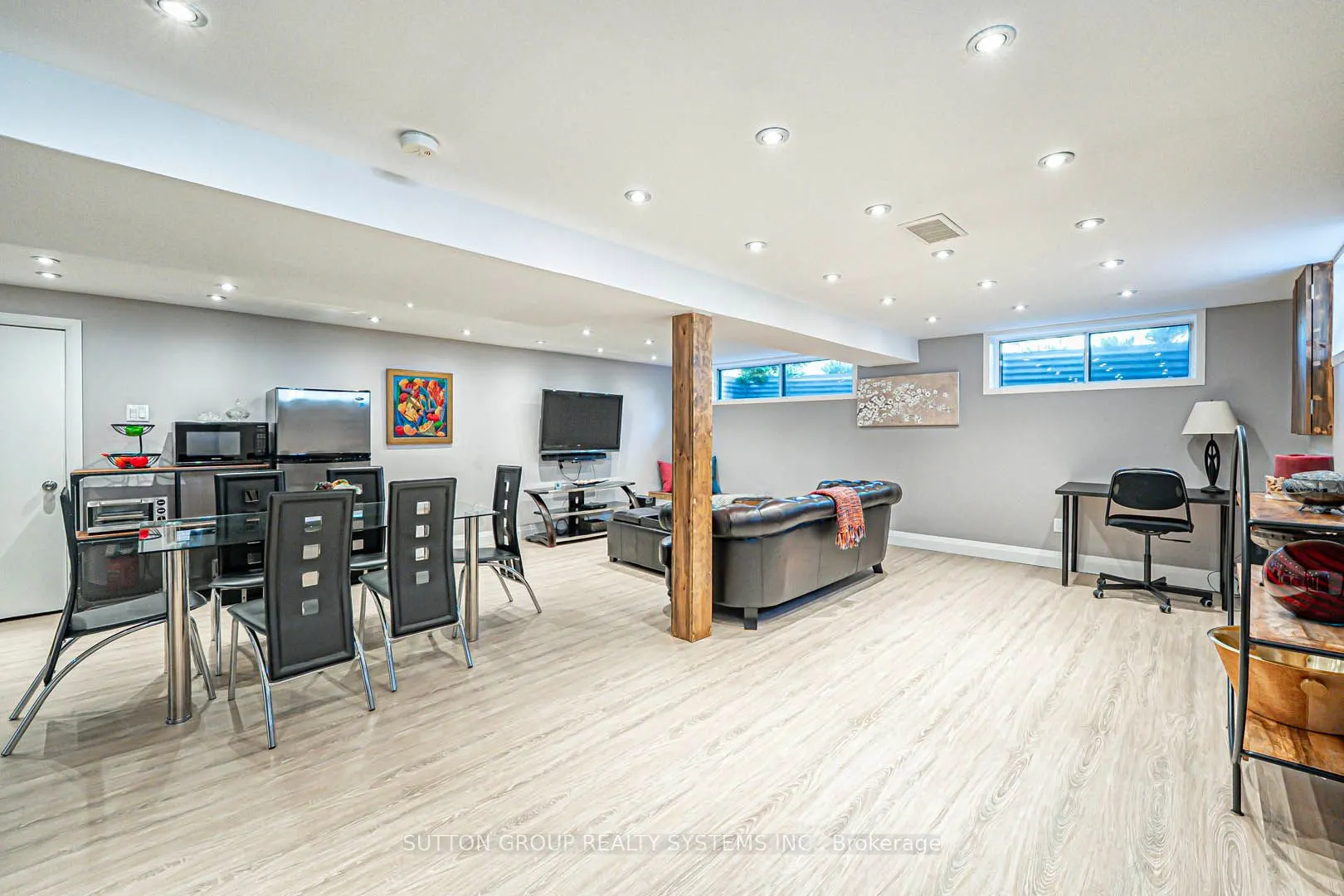 366 Renforth Drive