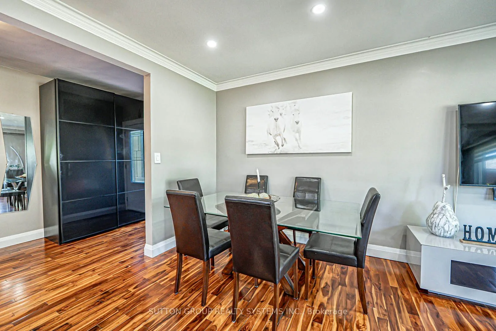 366 Renforth Drive