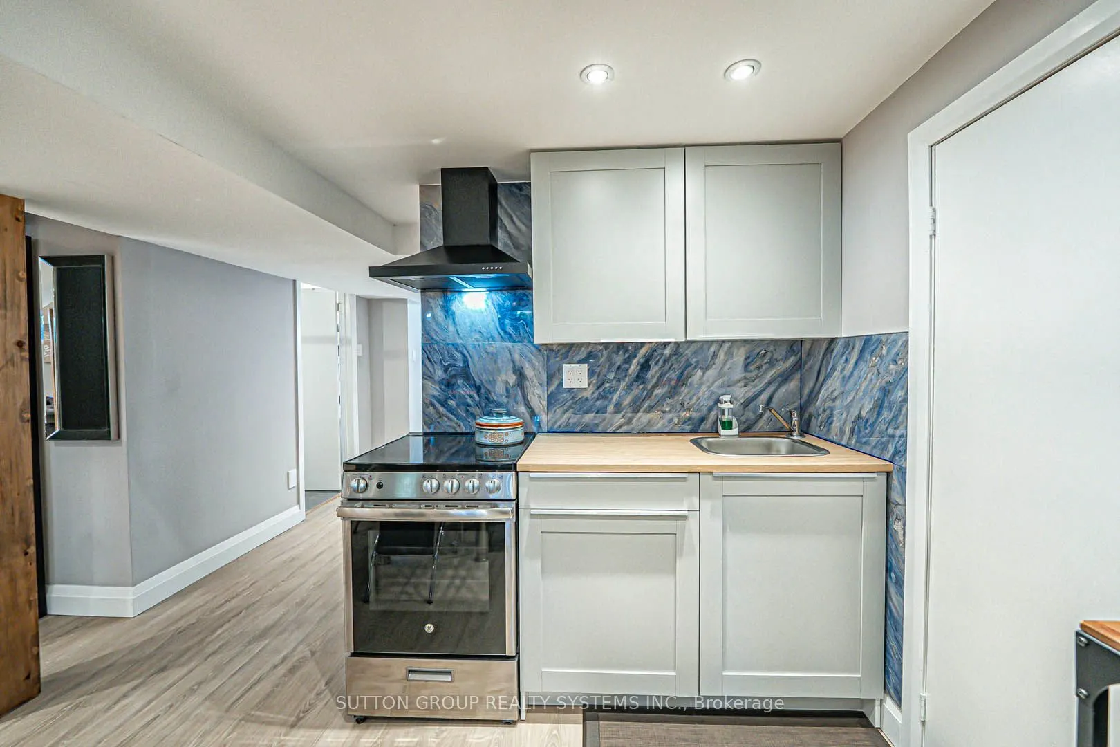 366 Renforth Drive