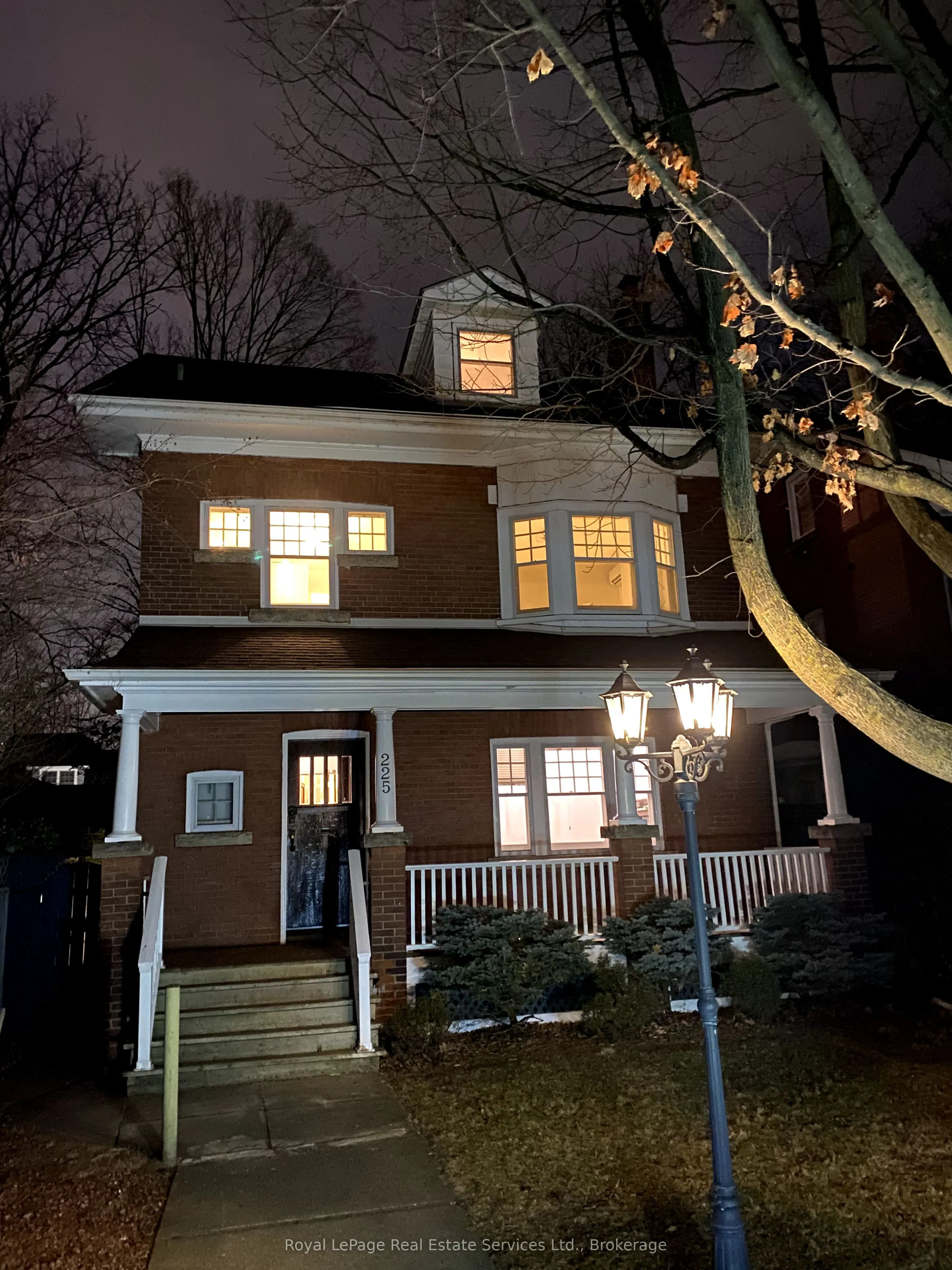225 Trafalgar Road, #2