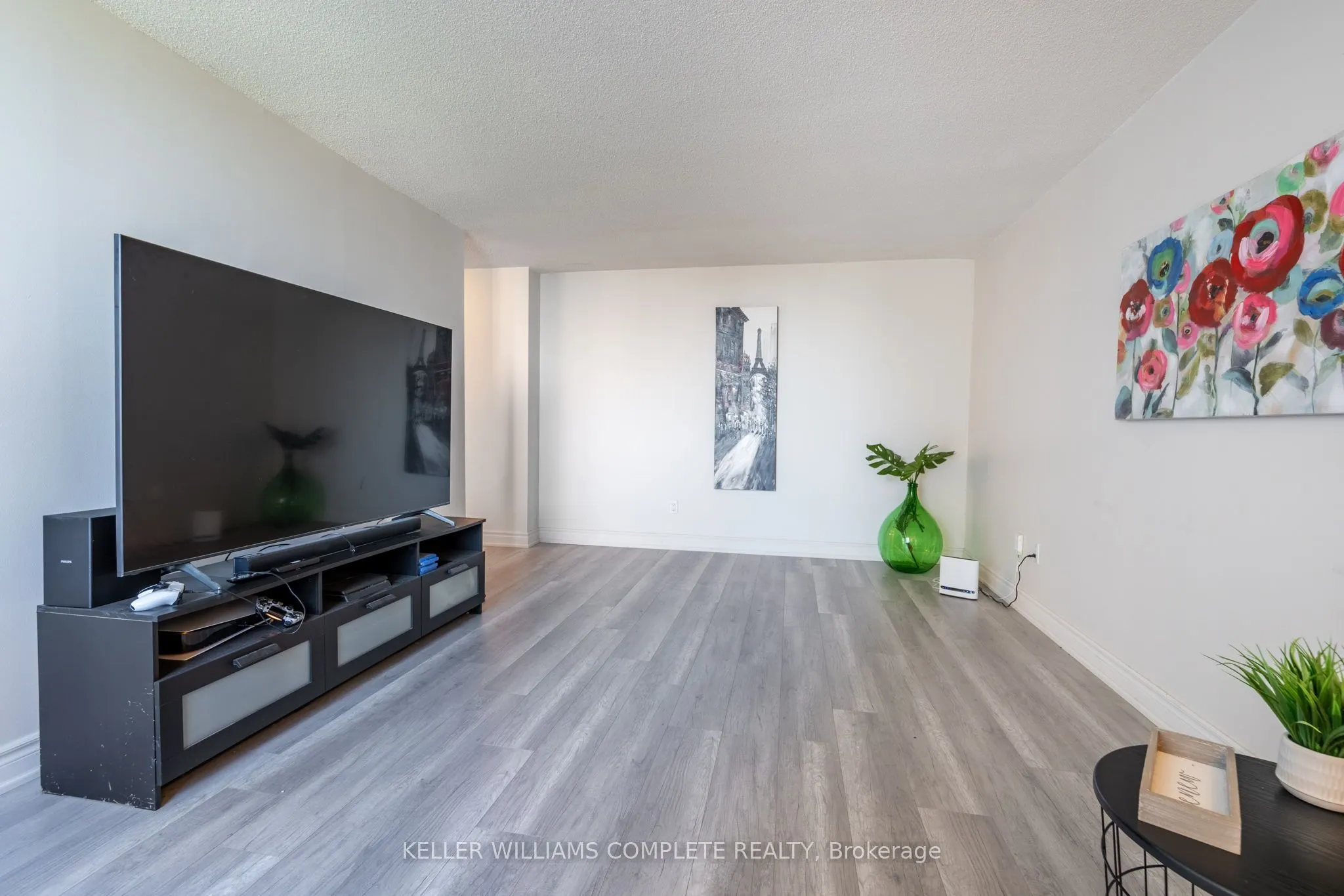3650 Kaneff Crescent, #2302