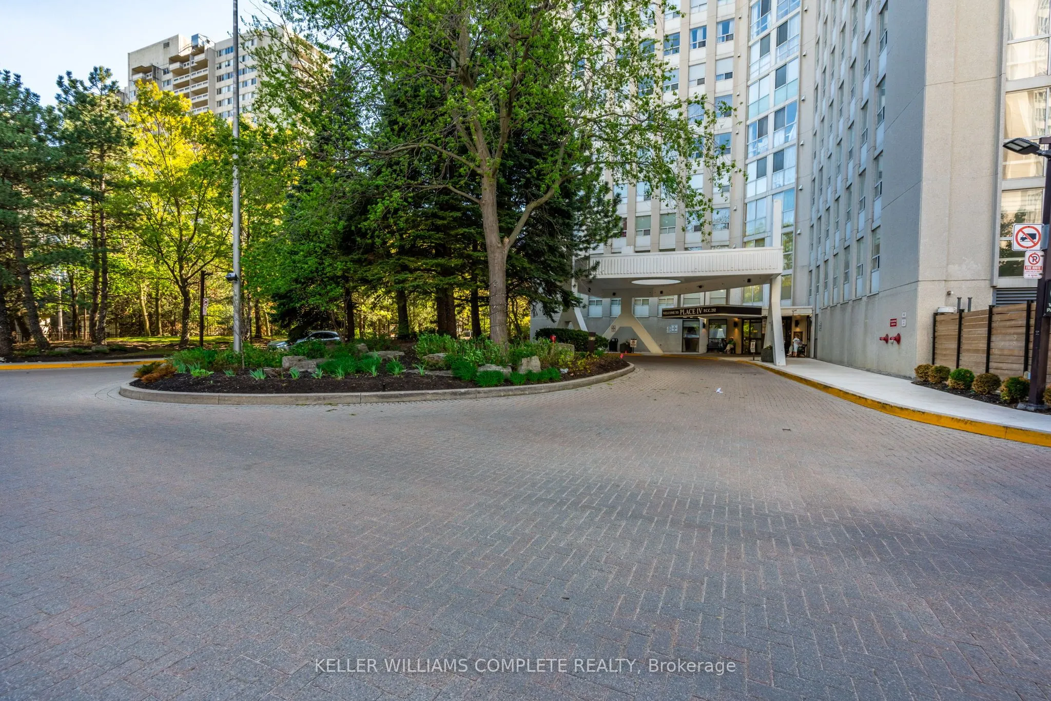 3650 Kaneff Crescent, #2302