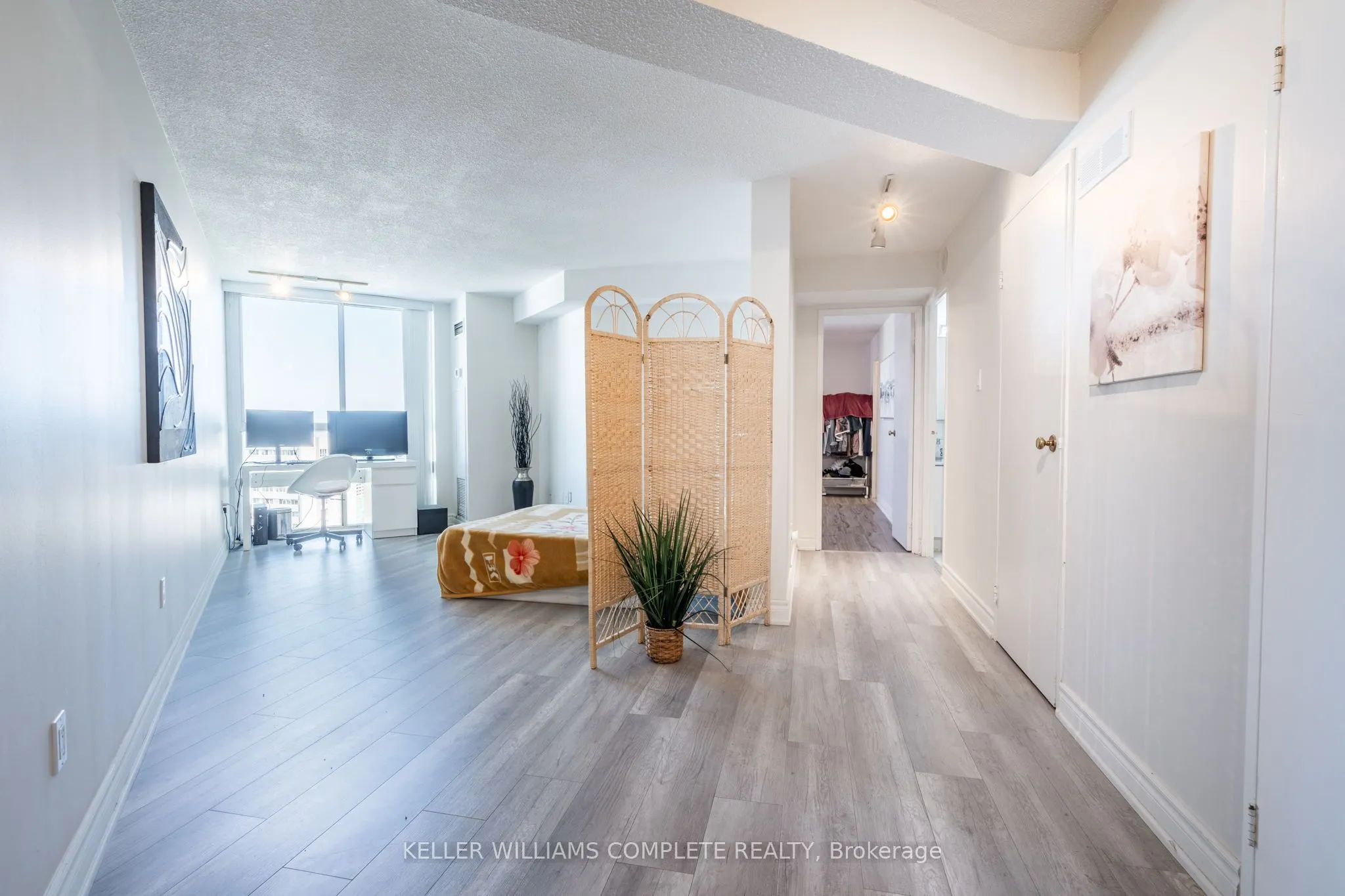 3650 Kaneff Crescent, #2302