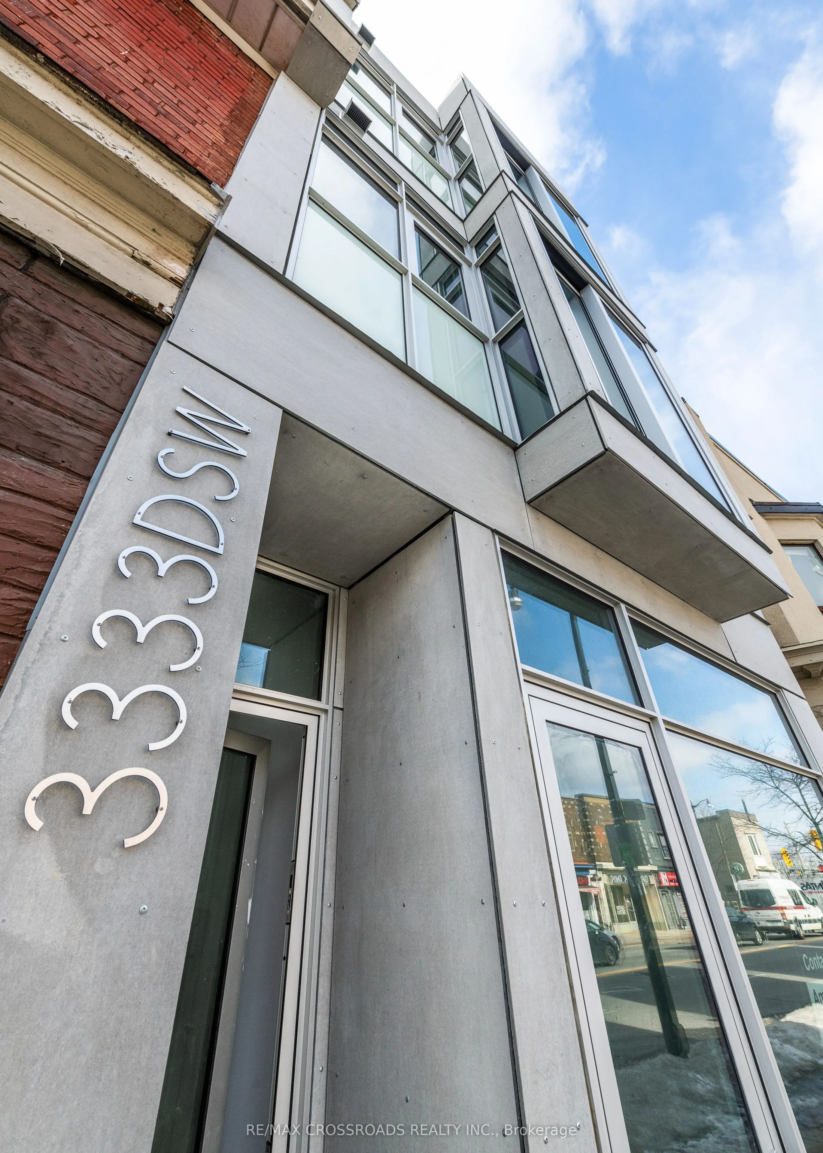 3333 Dundas Street W