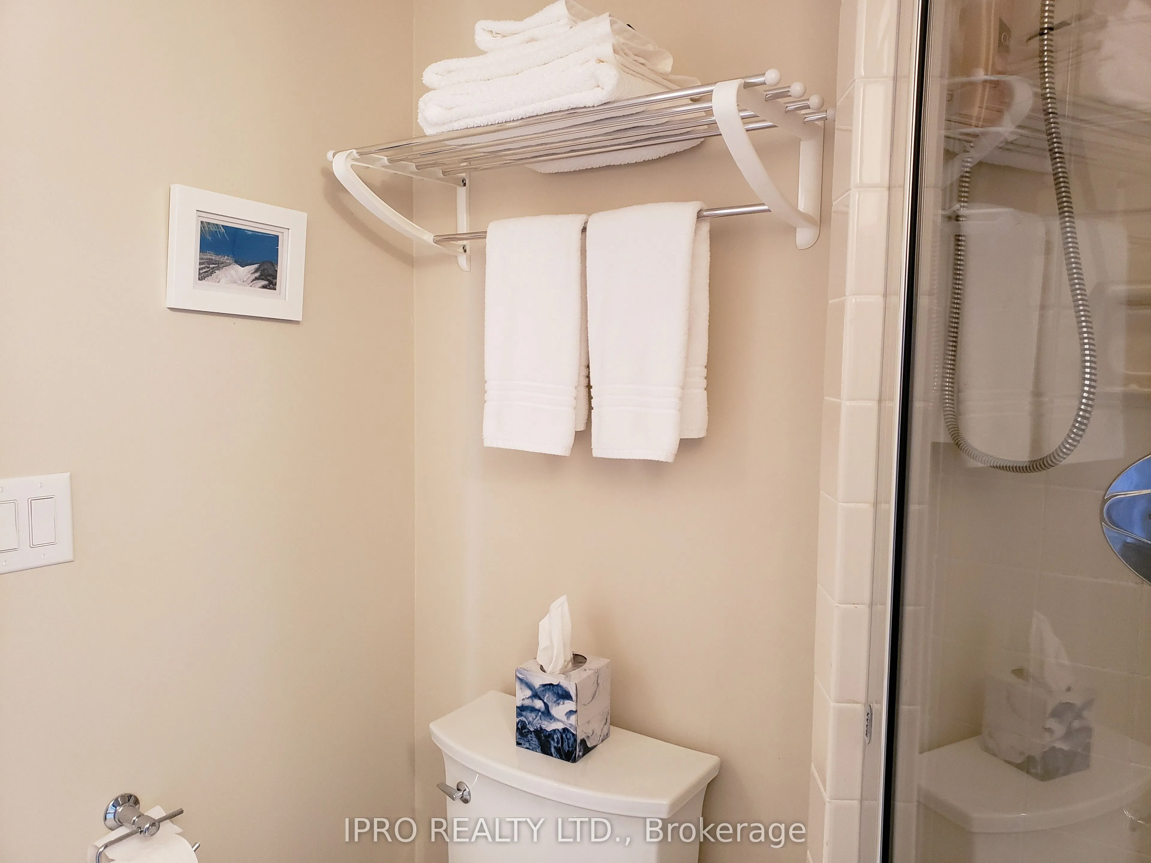 1360 Rathburn Road E, #808