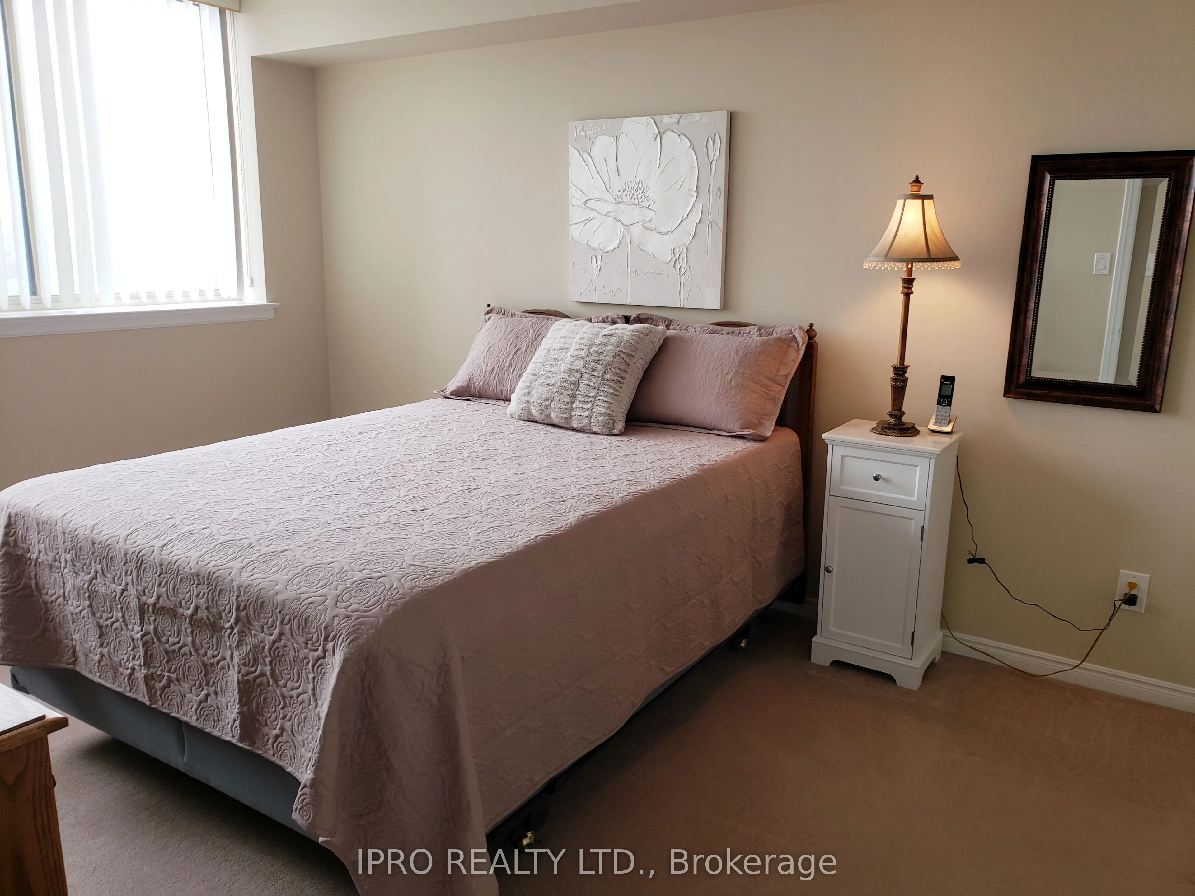 1360 Rathburn Road E, #808