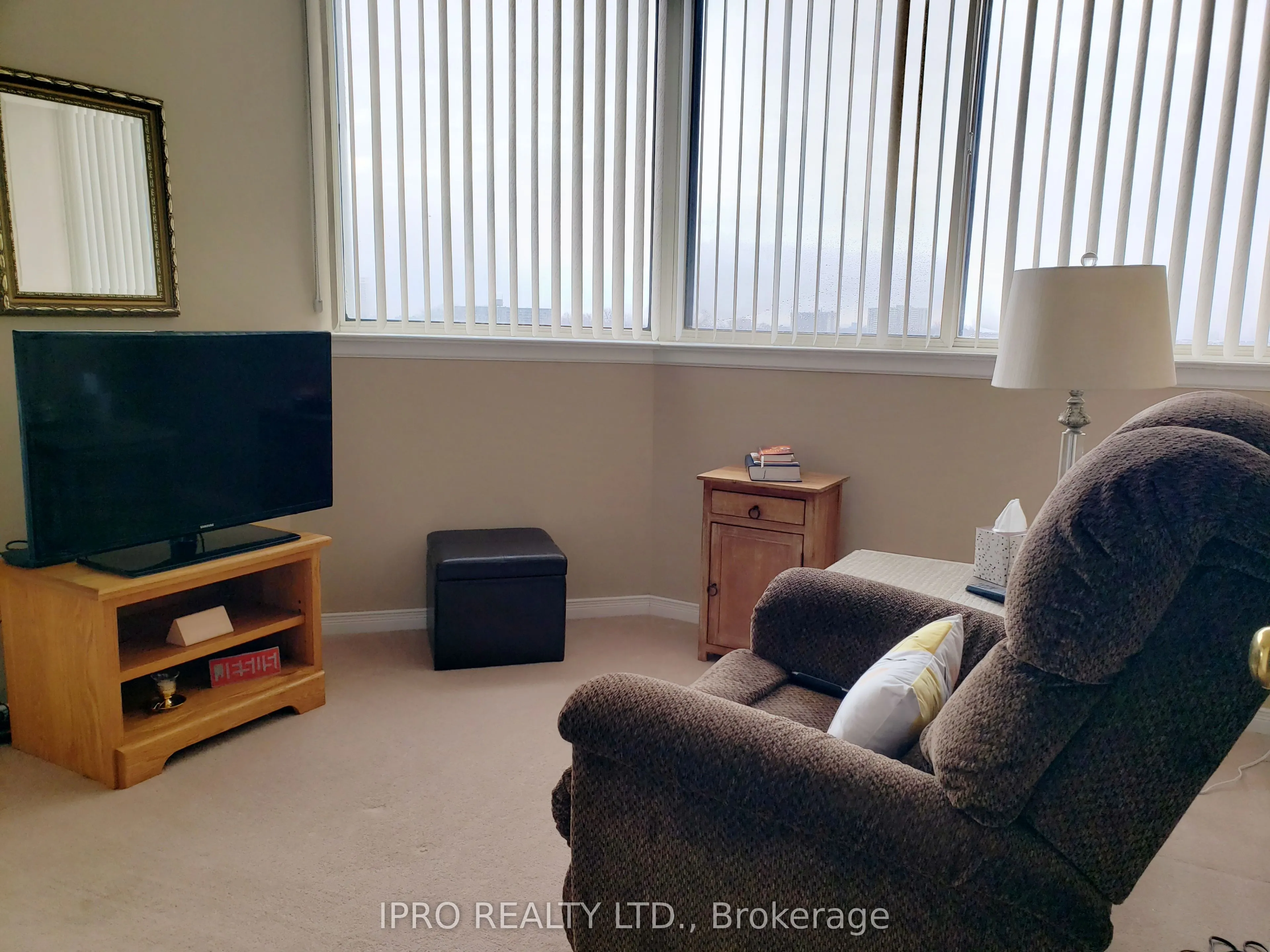 1360 Rathburn Road E, #808