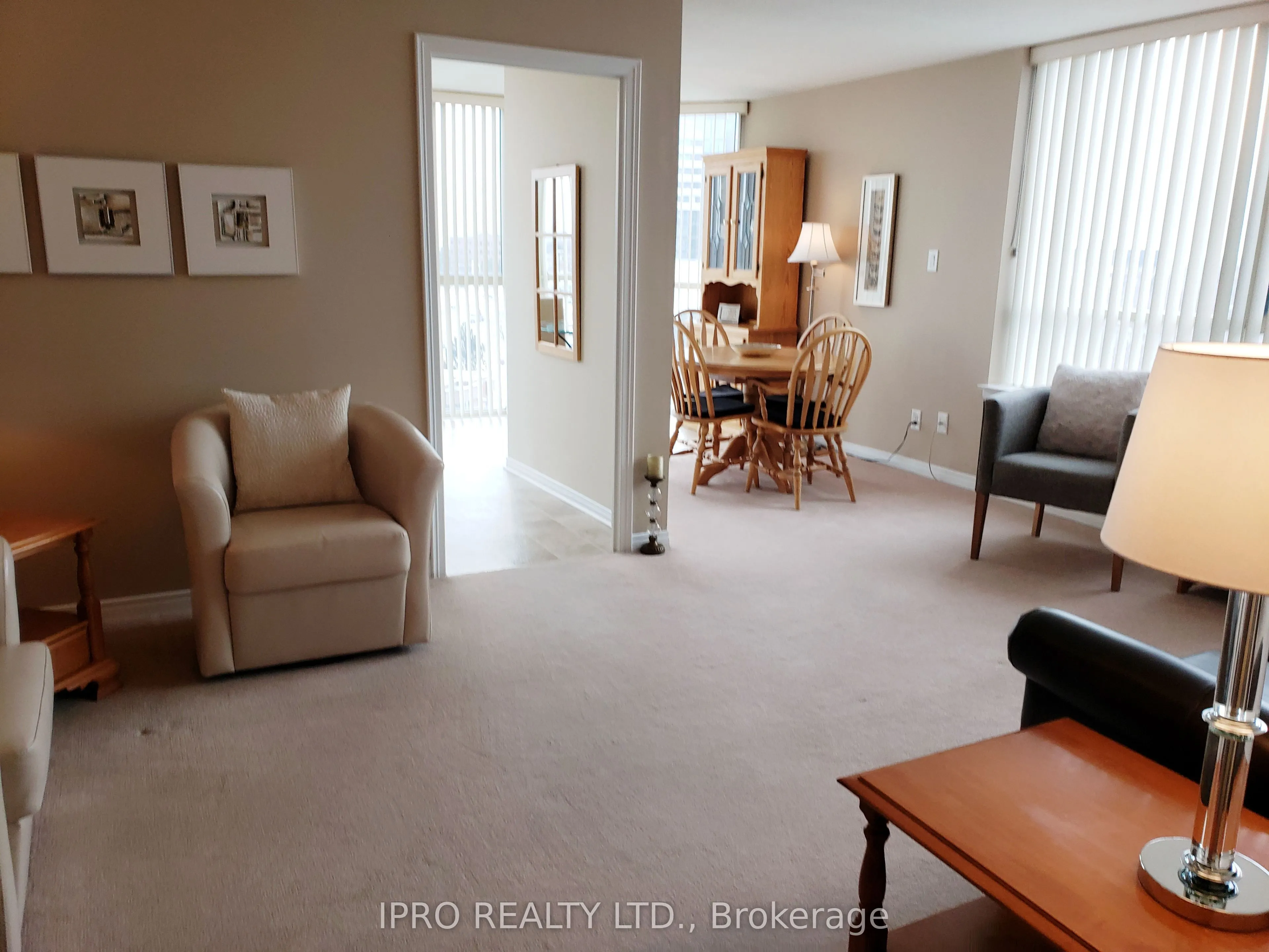 1360 Rathburn Road E, #808