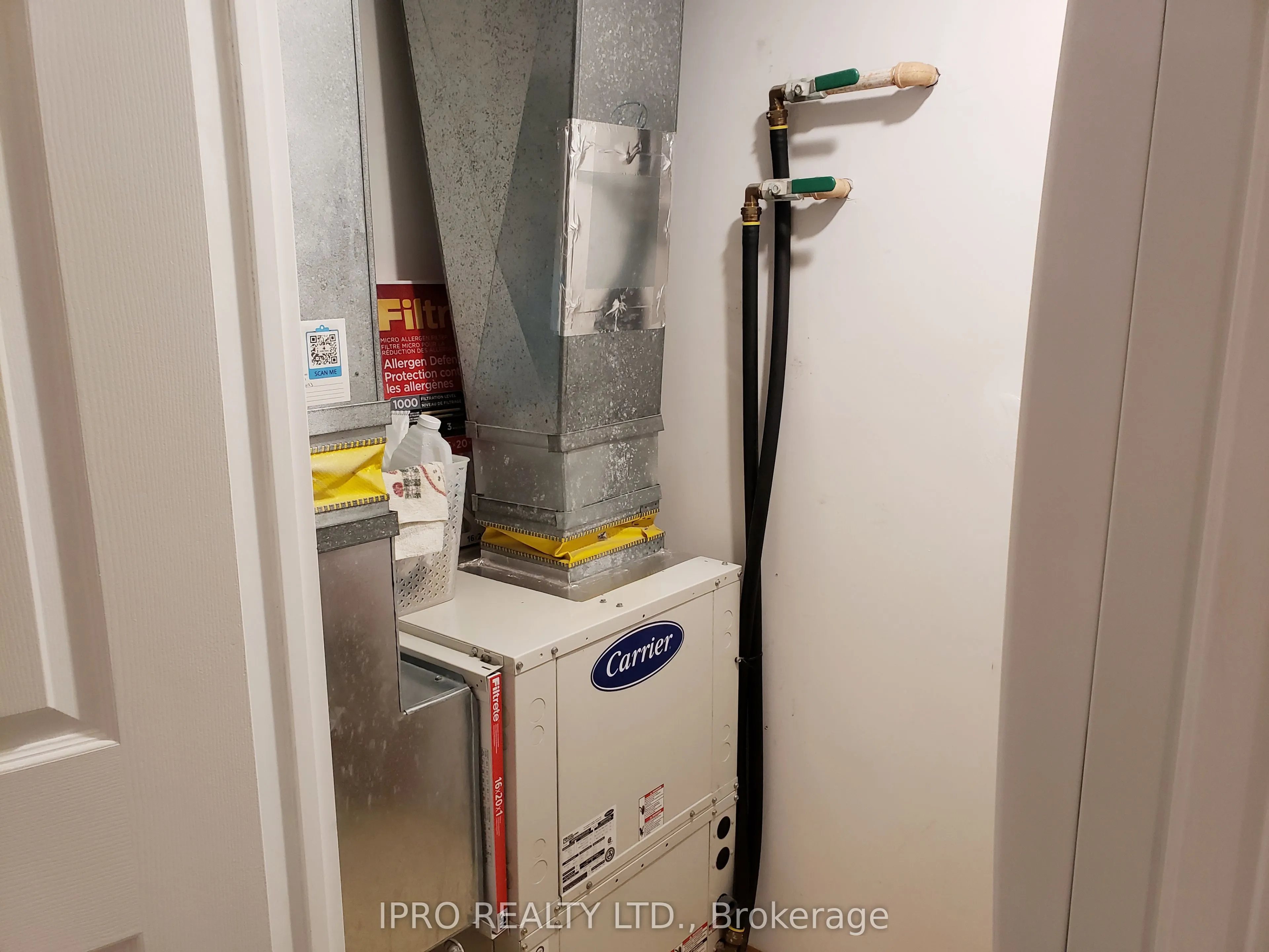 1360 Rathburn Road E, #808