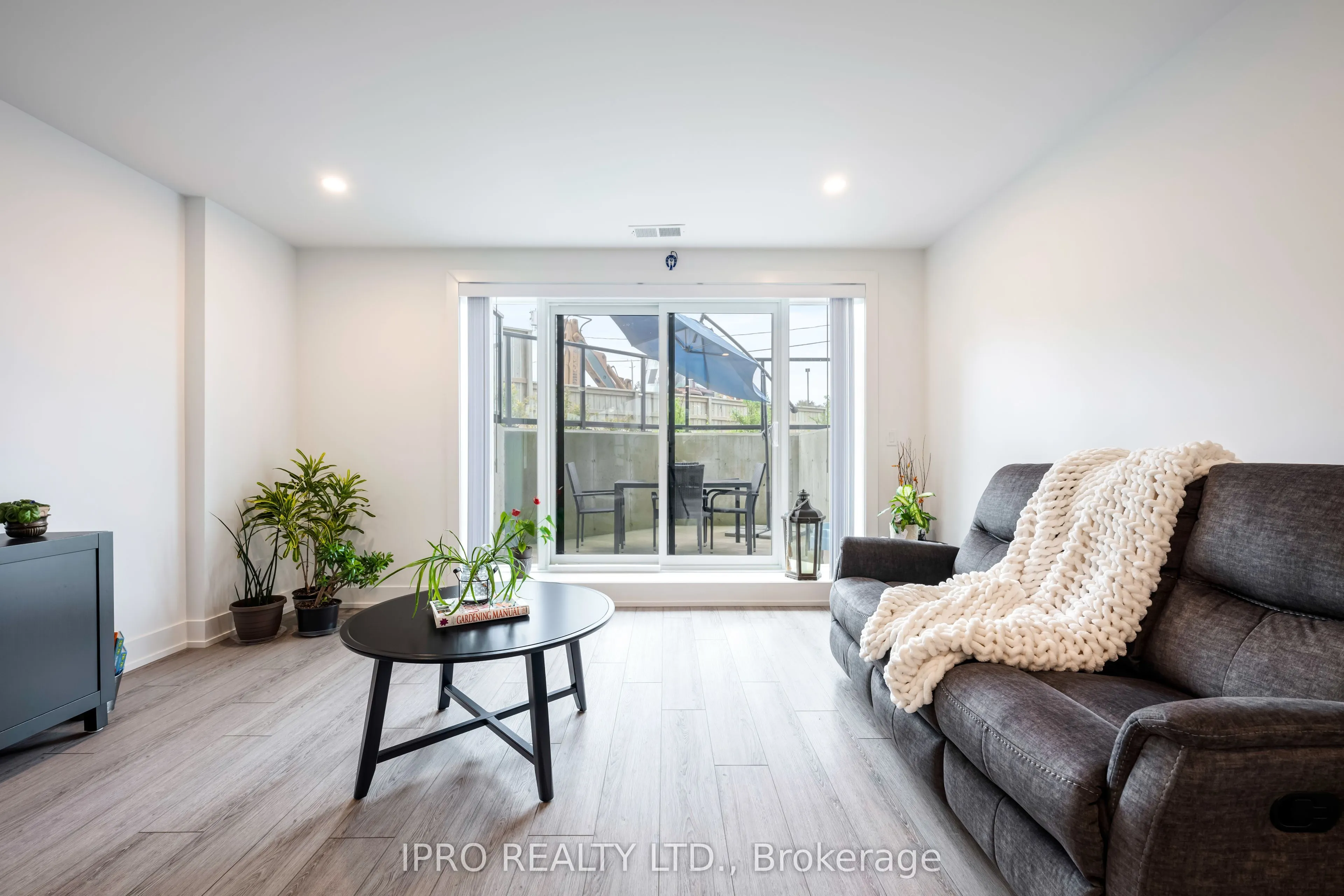 17 Centre Street, #104