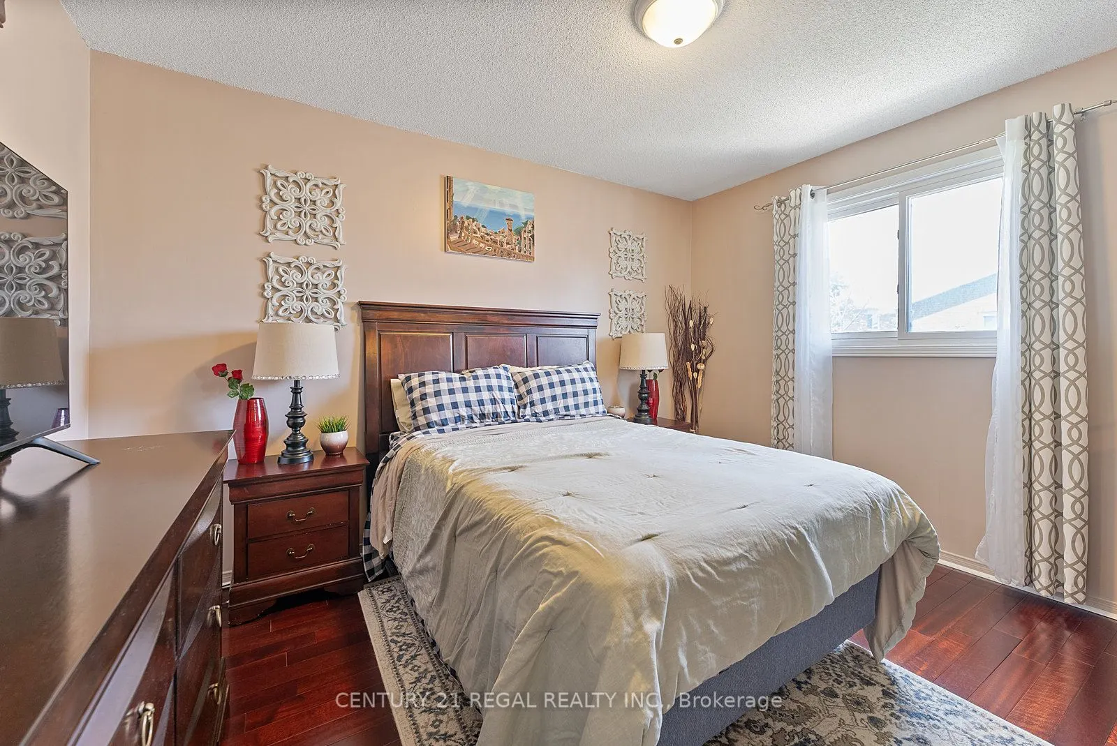 97 Hinchley Wood Grove