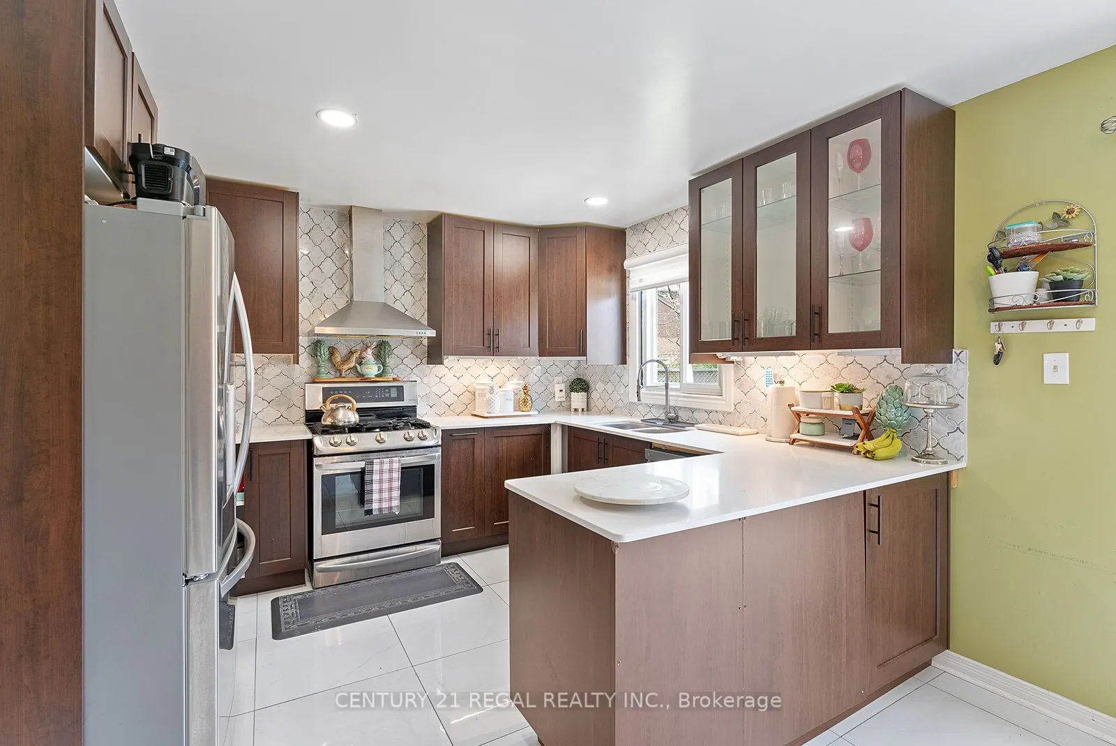 97 Hinchley Wood Grove
