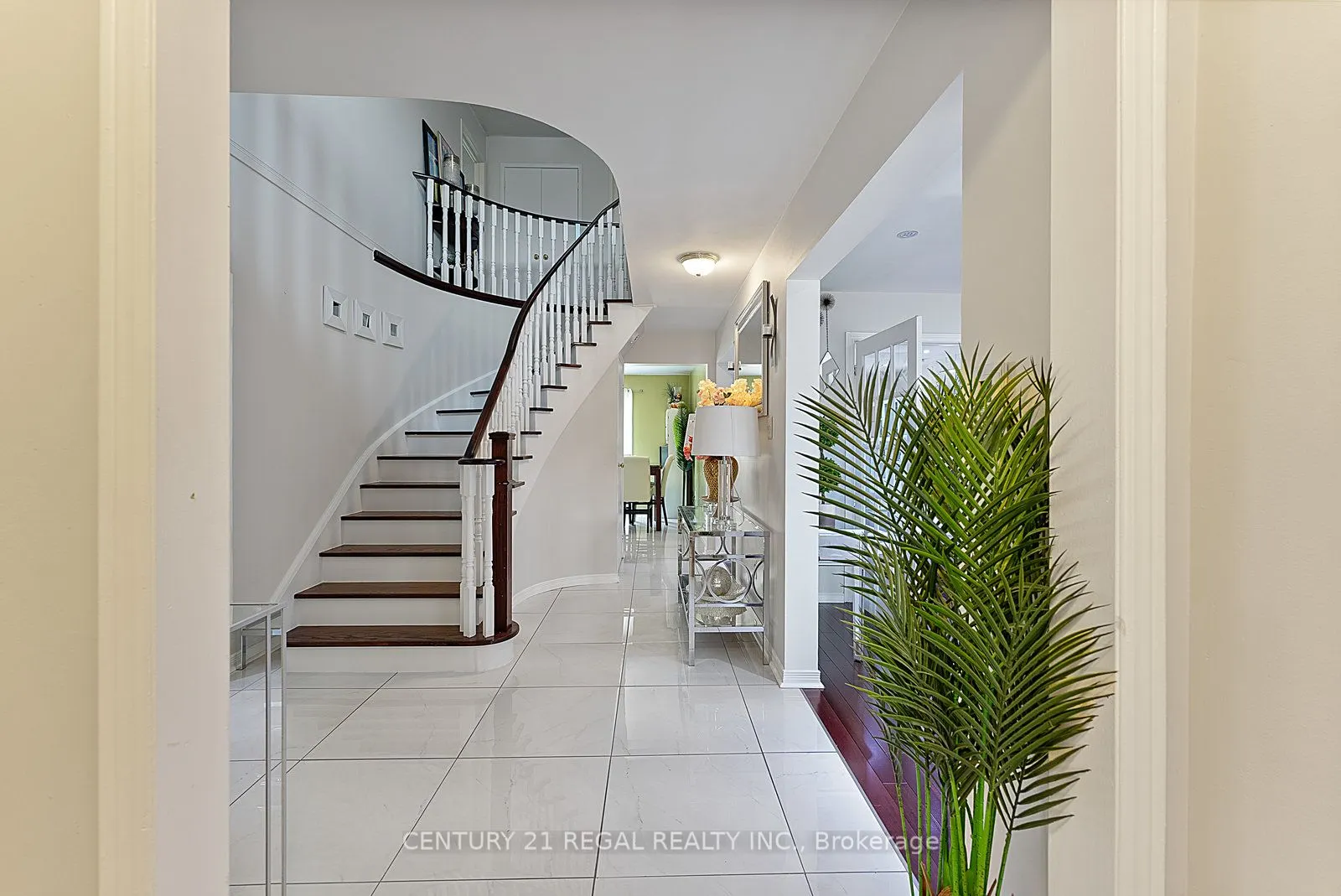 97 Hinchley Wood Grove