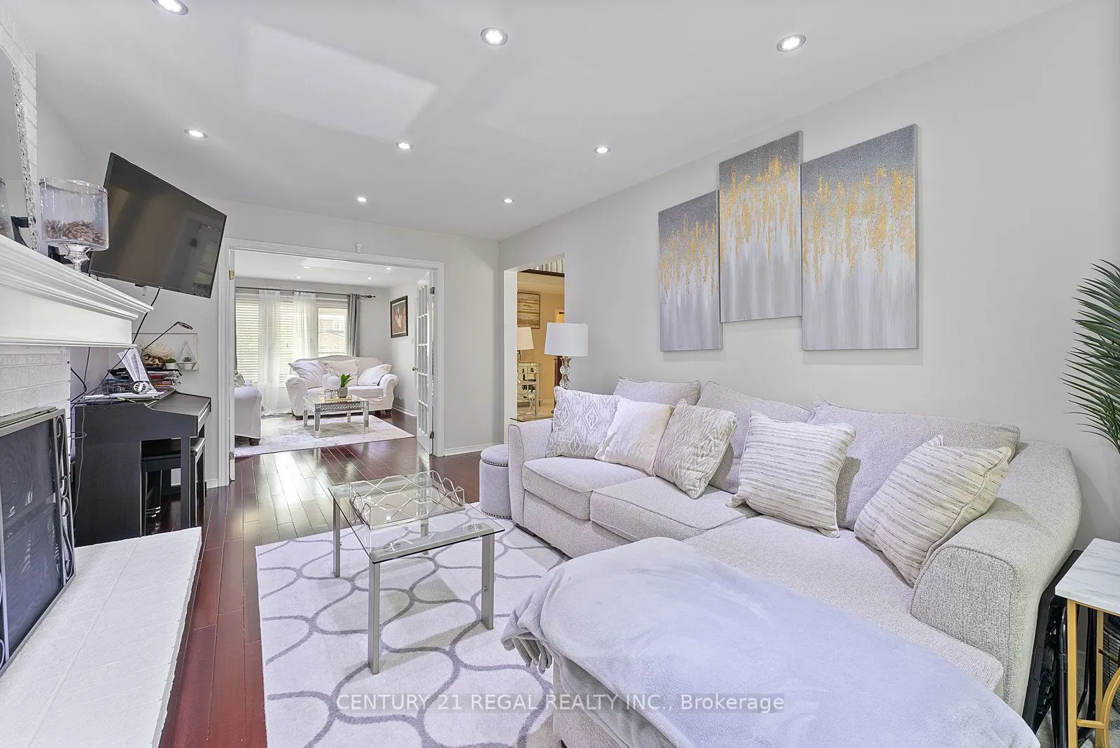 97 Hinchley Wood Grove