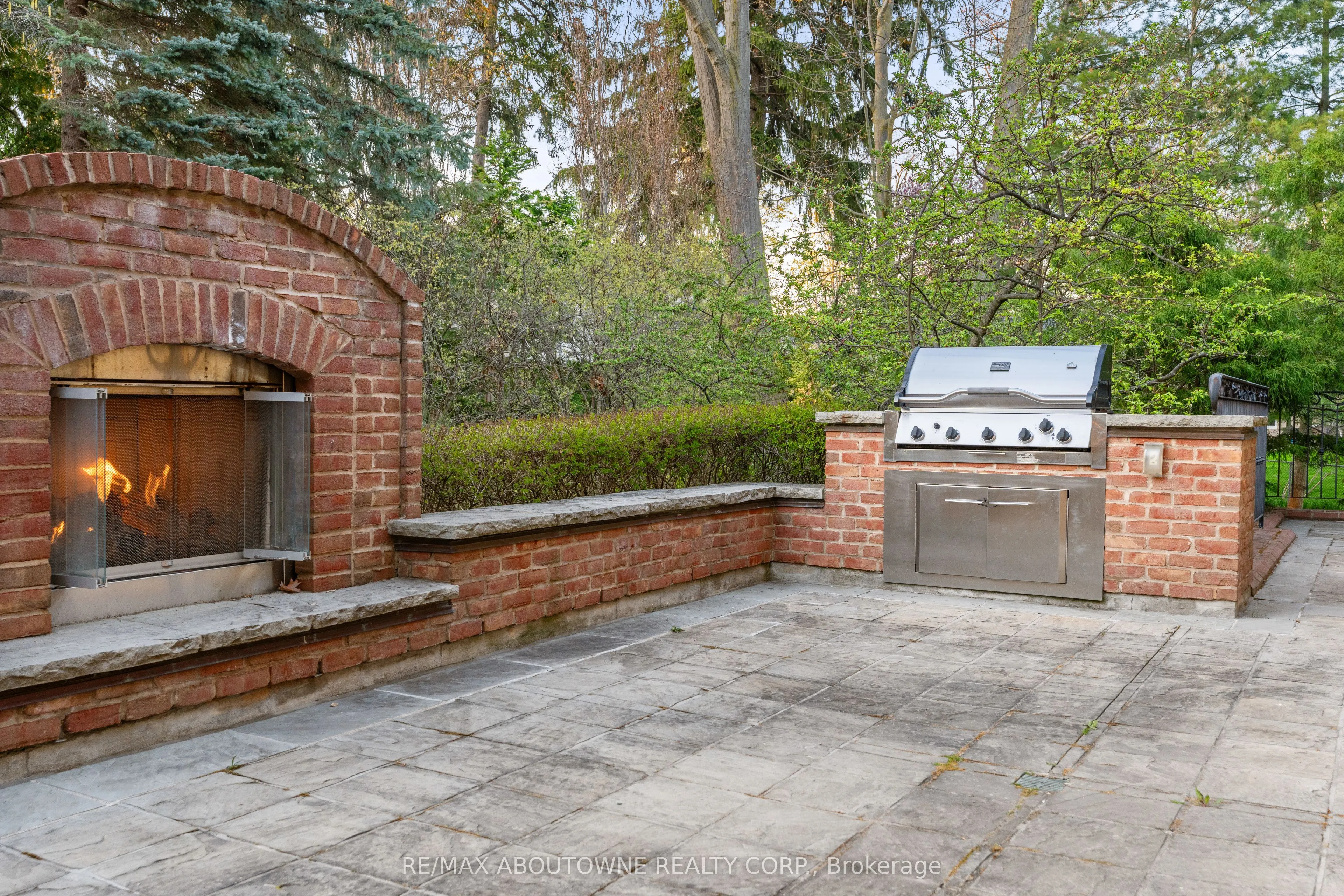 1081 Argyle Drive