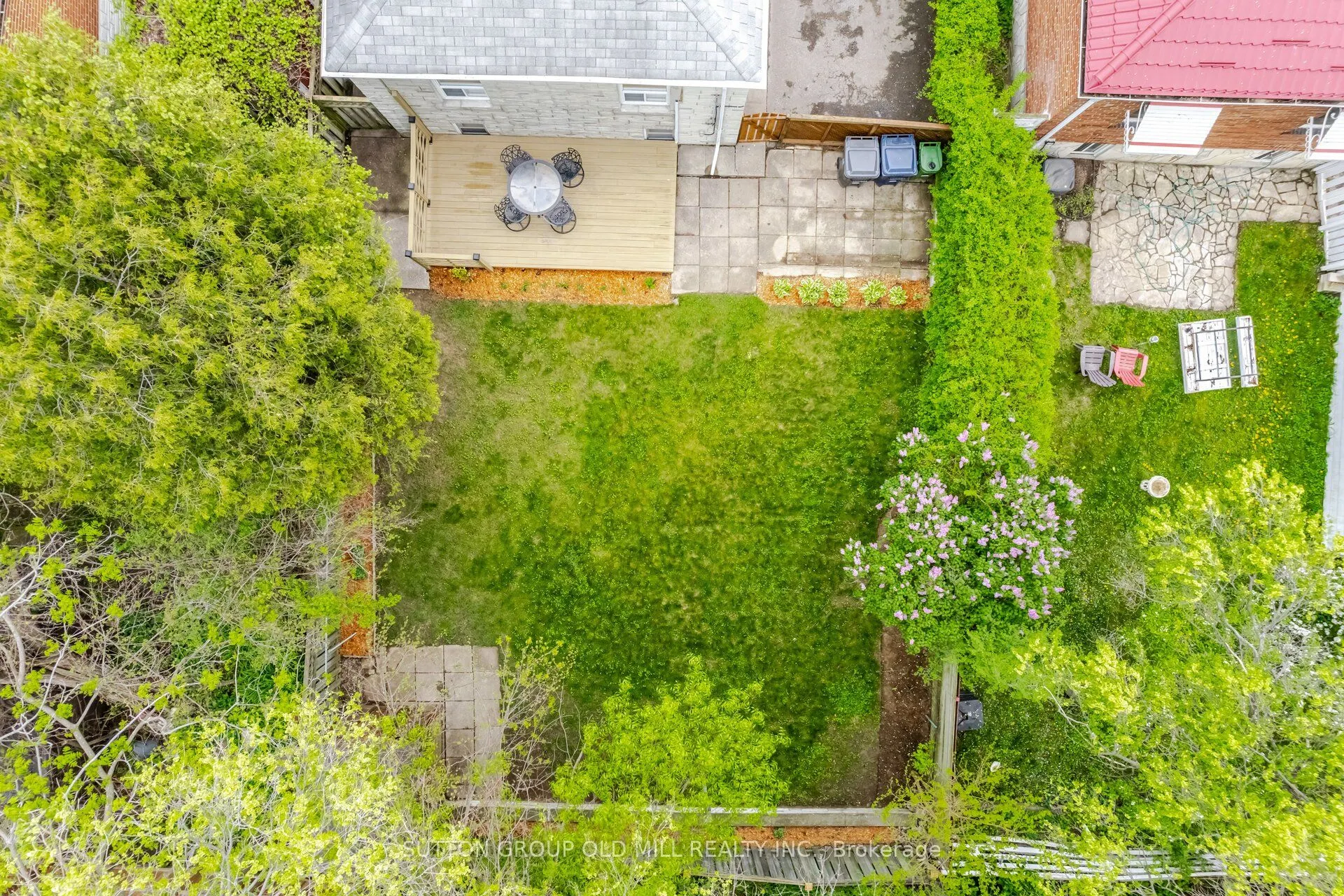 112 North Carson Street